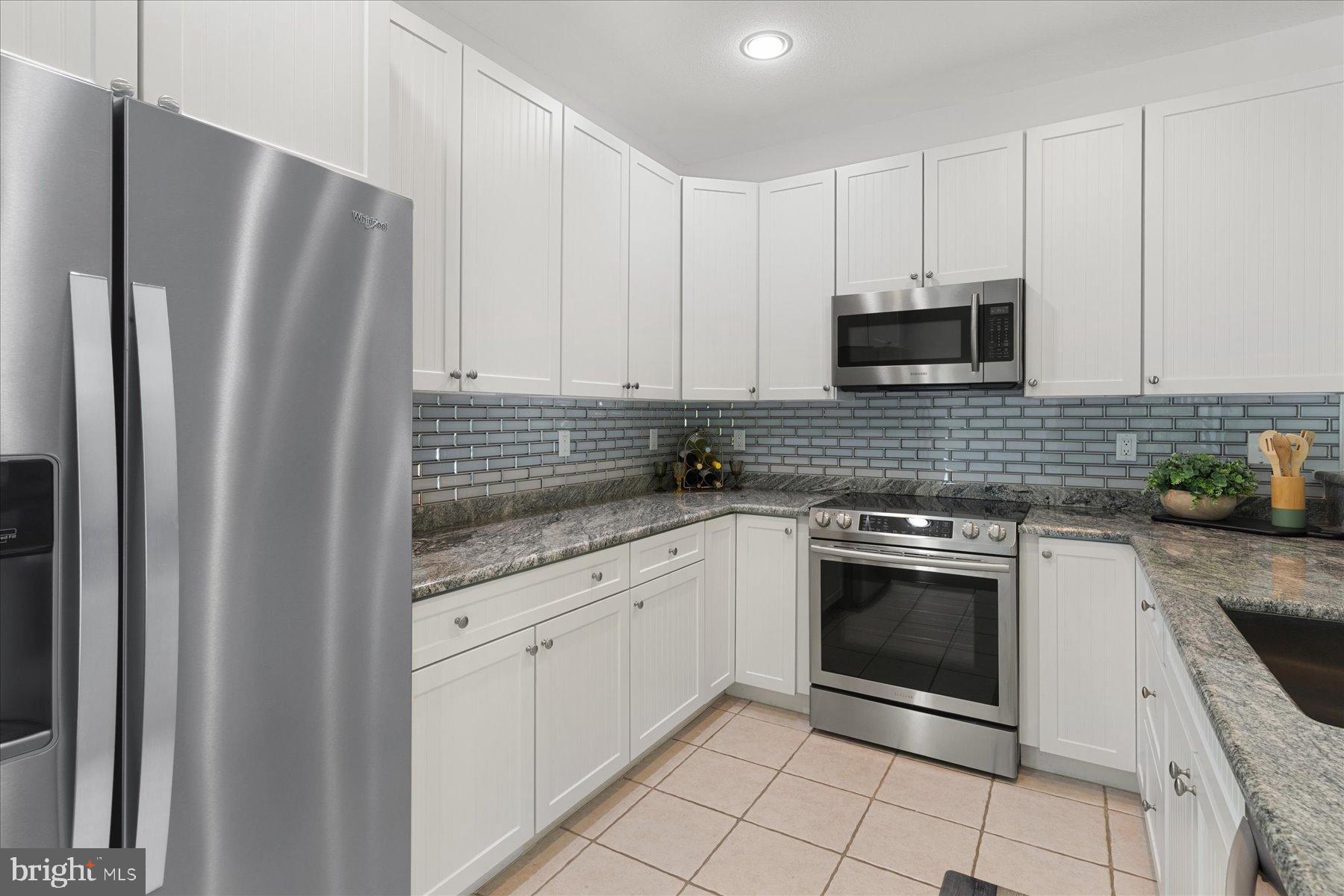 REFUGE AT DIRICKSON CREEK - Residential