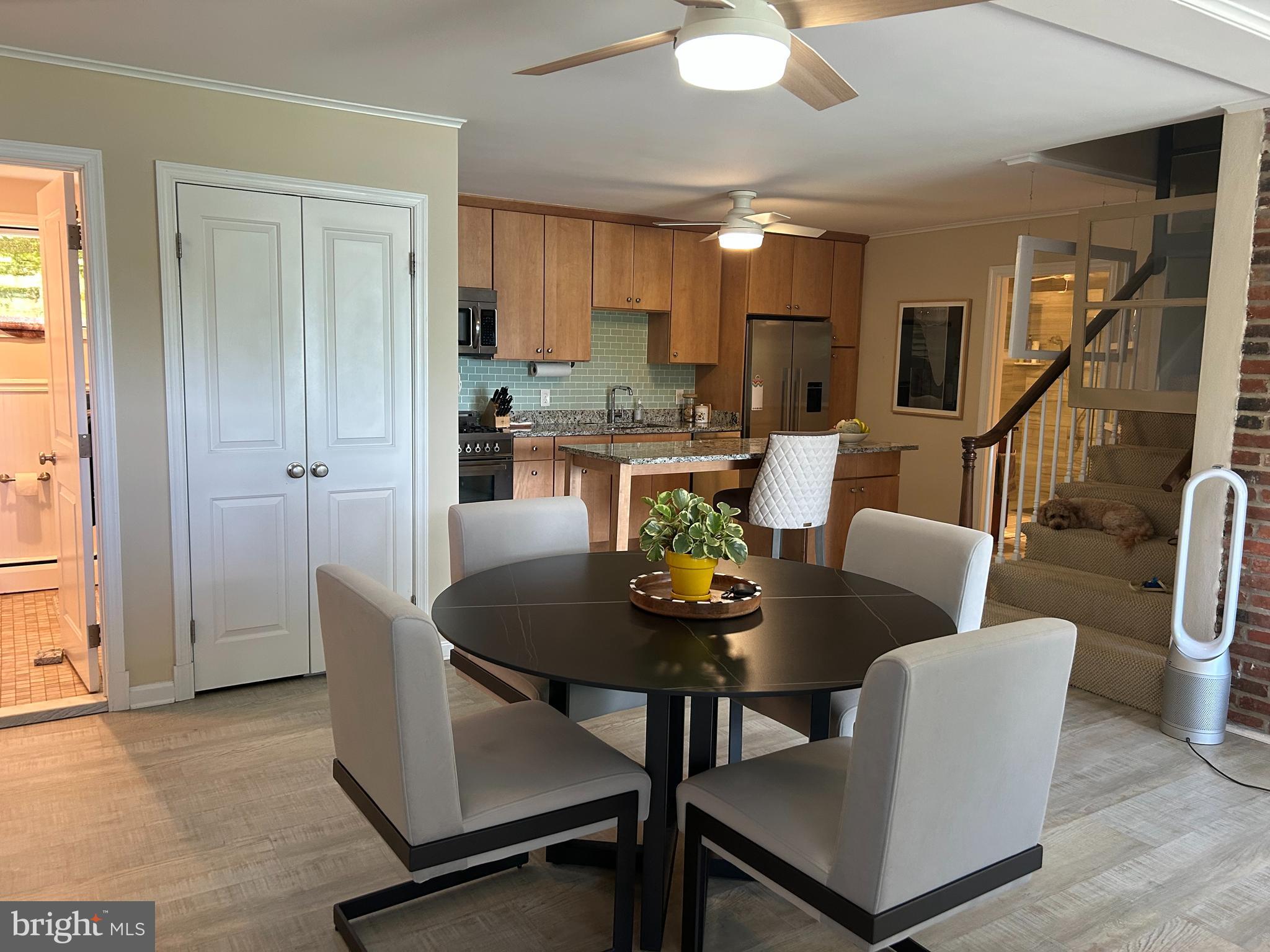 2660 GREENBRIAR LANE #B