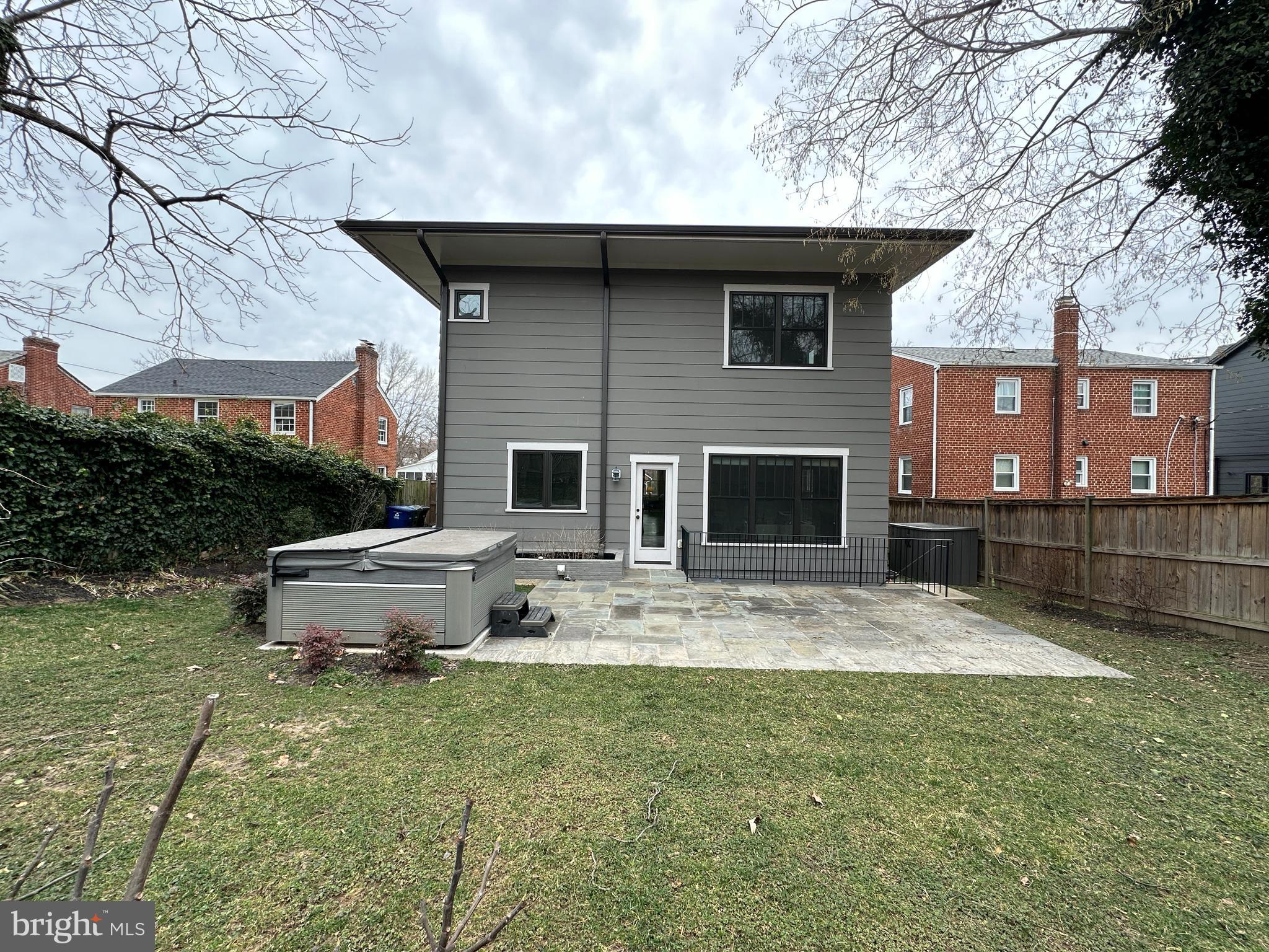 ADDISON HEIGHTS - Residential