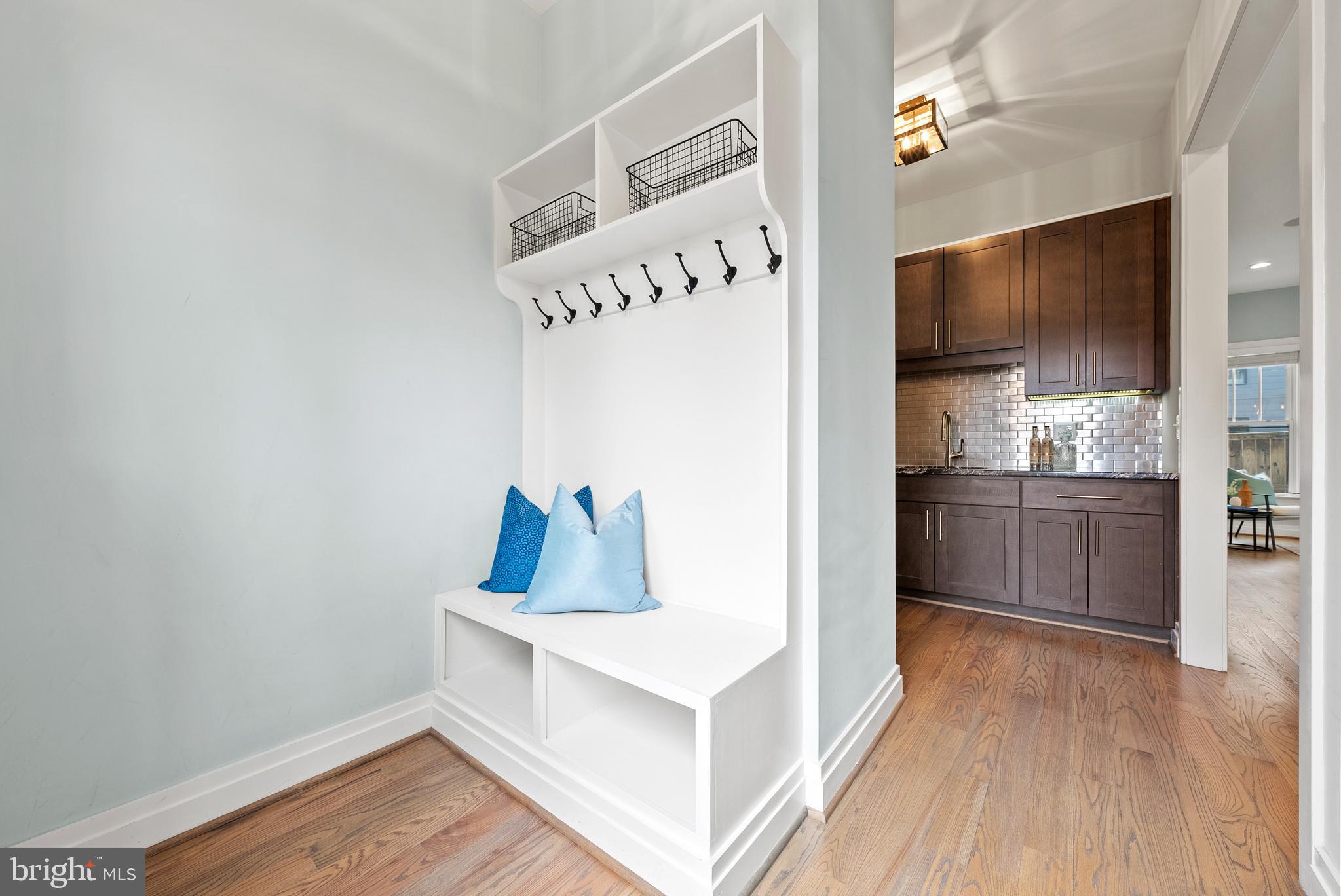 ADDISON HEIGHTS - Residential