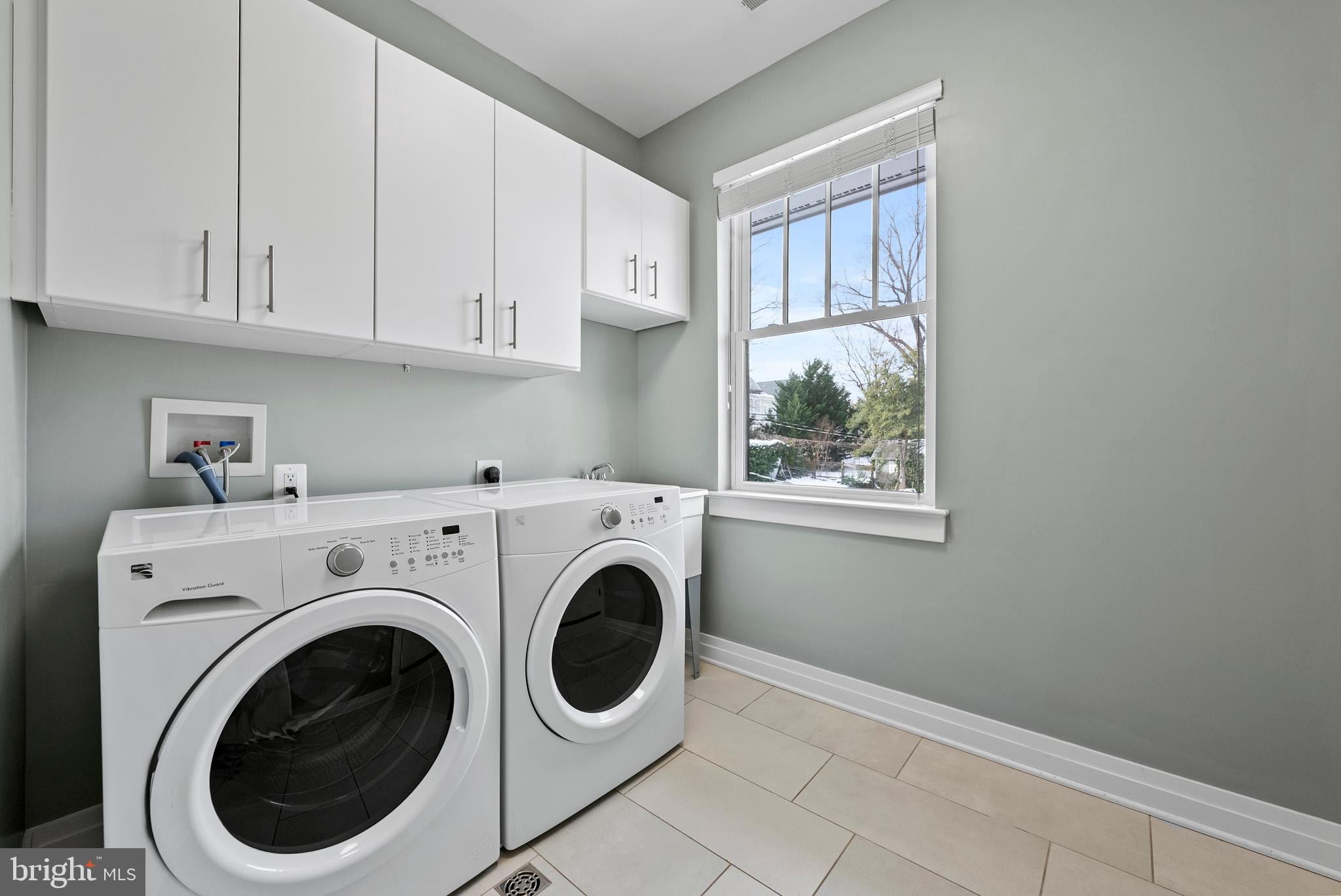 ADDISON HEIGHTS - Residential