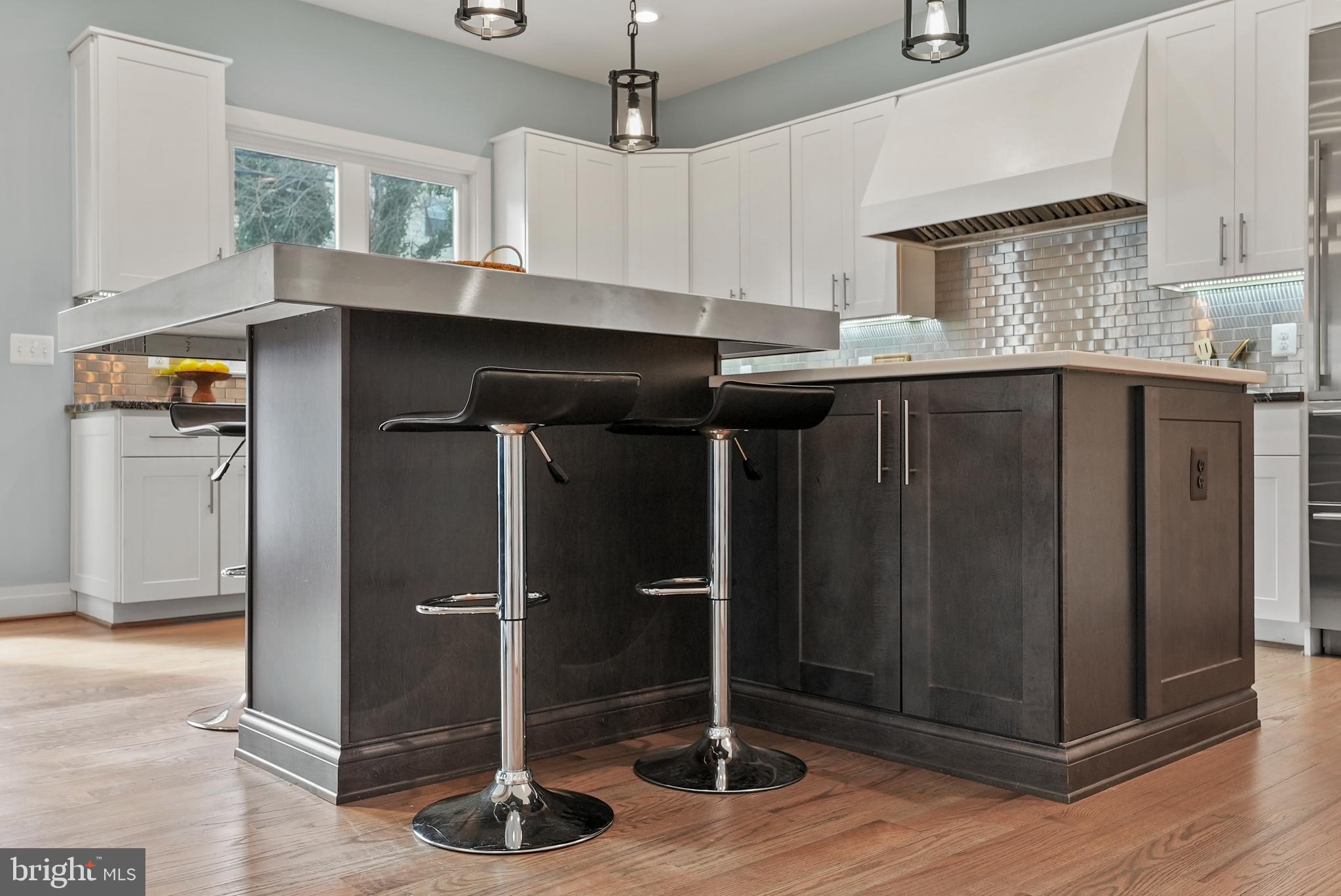 ADDISON HEIGHTS - Residential