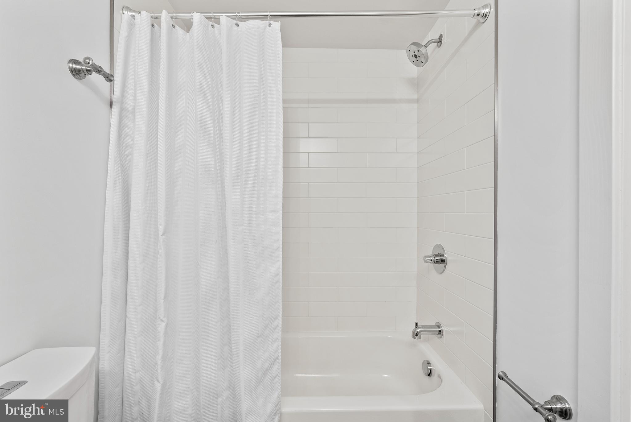 ADDISON HEIGHTS - Residential