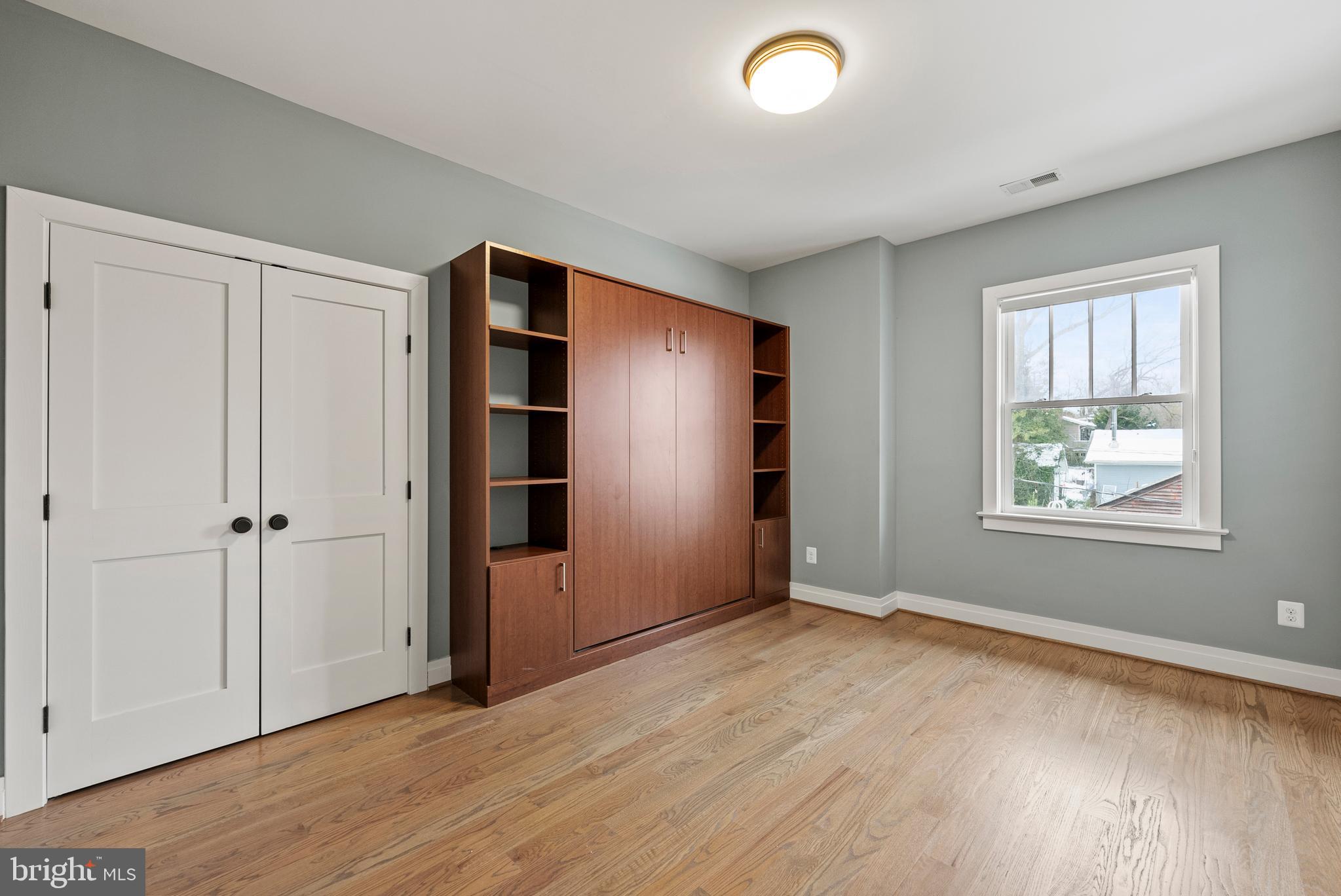 ADDISON HEIGHTS - Residential