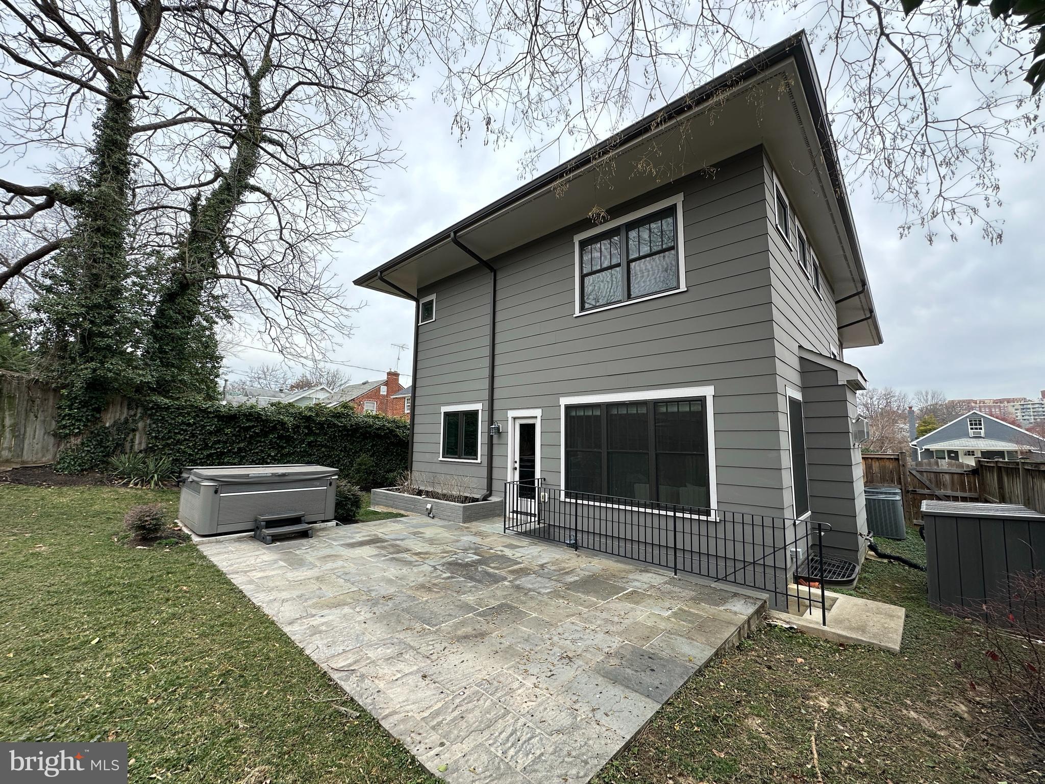 ADDISON HEIGHTS - Residential