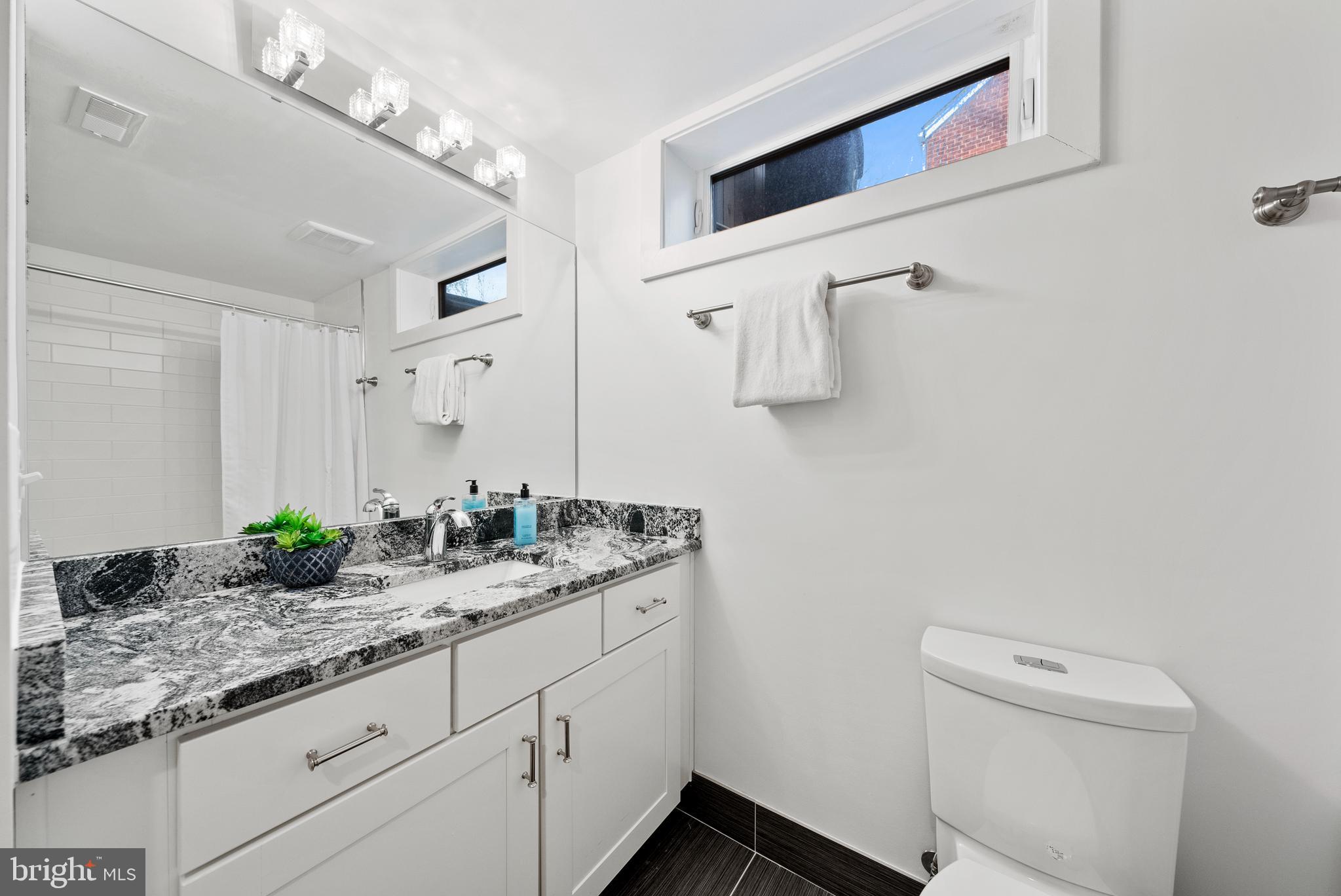 ADDISON HEIGHTS - Residential