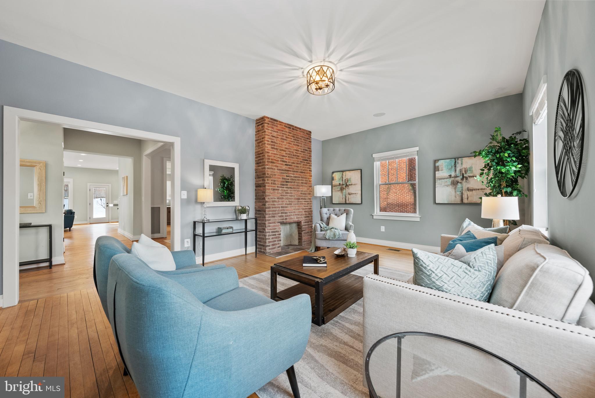 ADDISON HEIGHTS - Residential