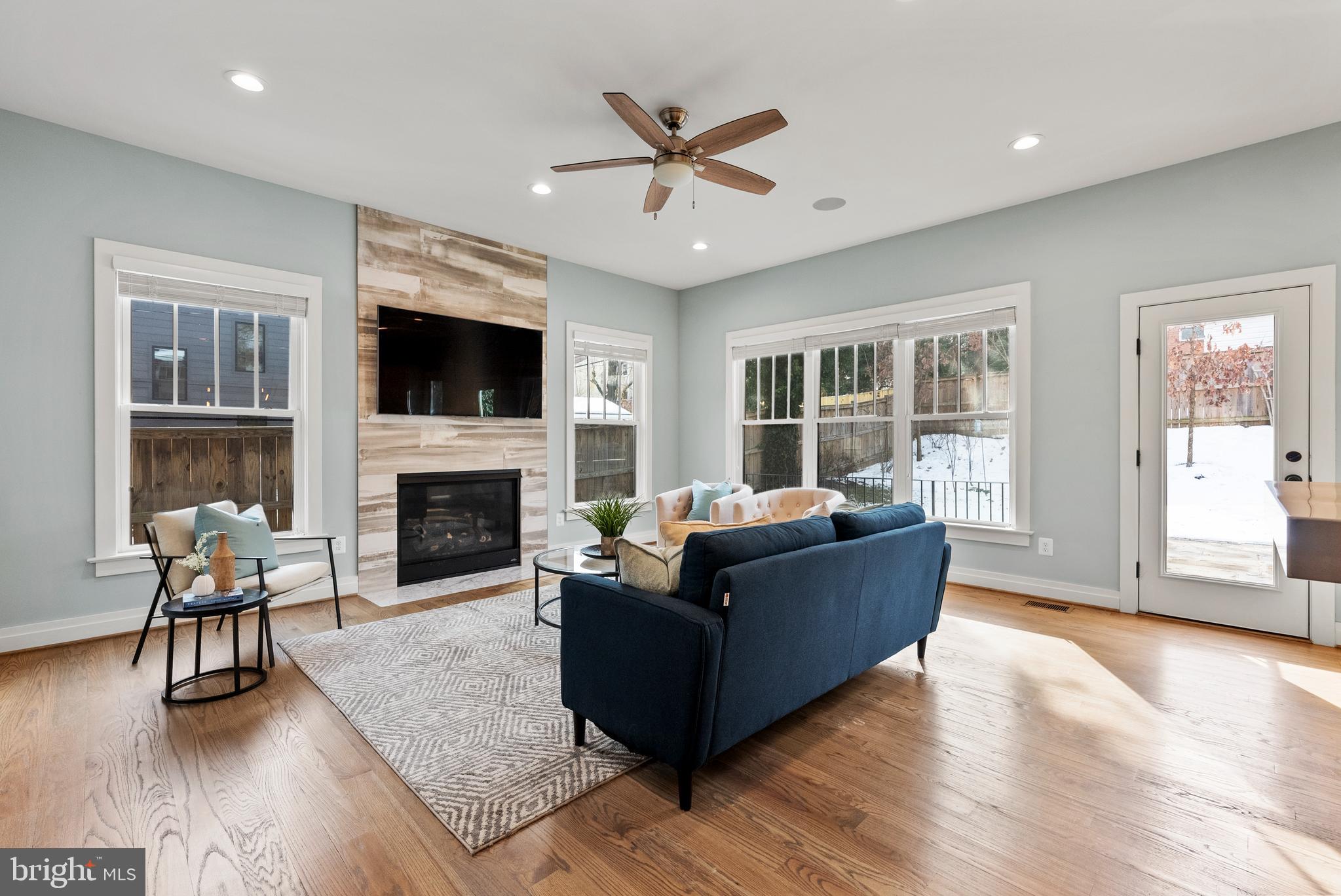 ADDISON HEIGHTS - Residential