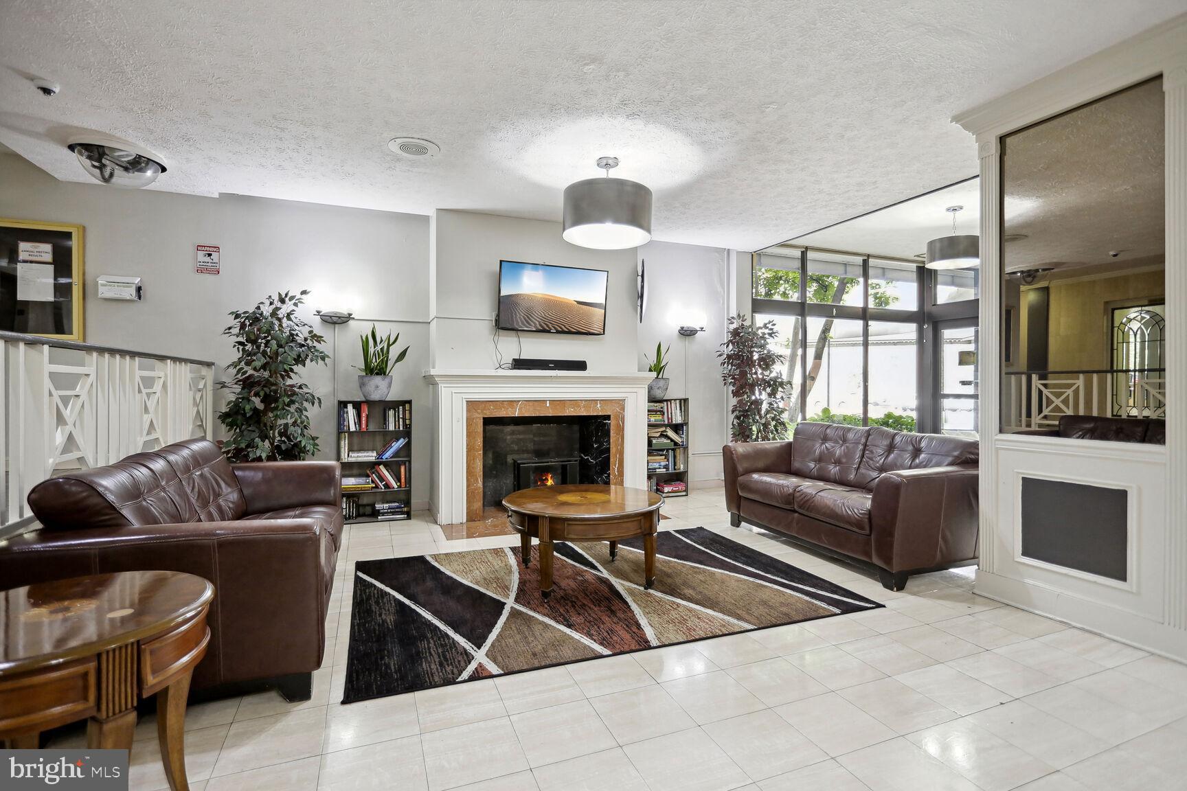 RIVER PLACE EAST - Residential Lease