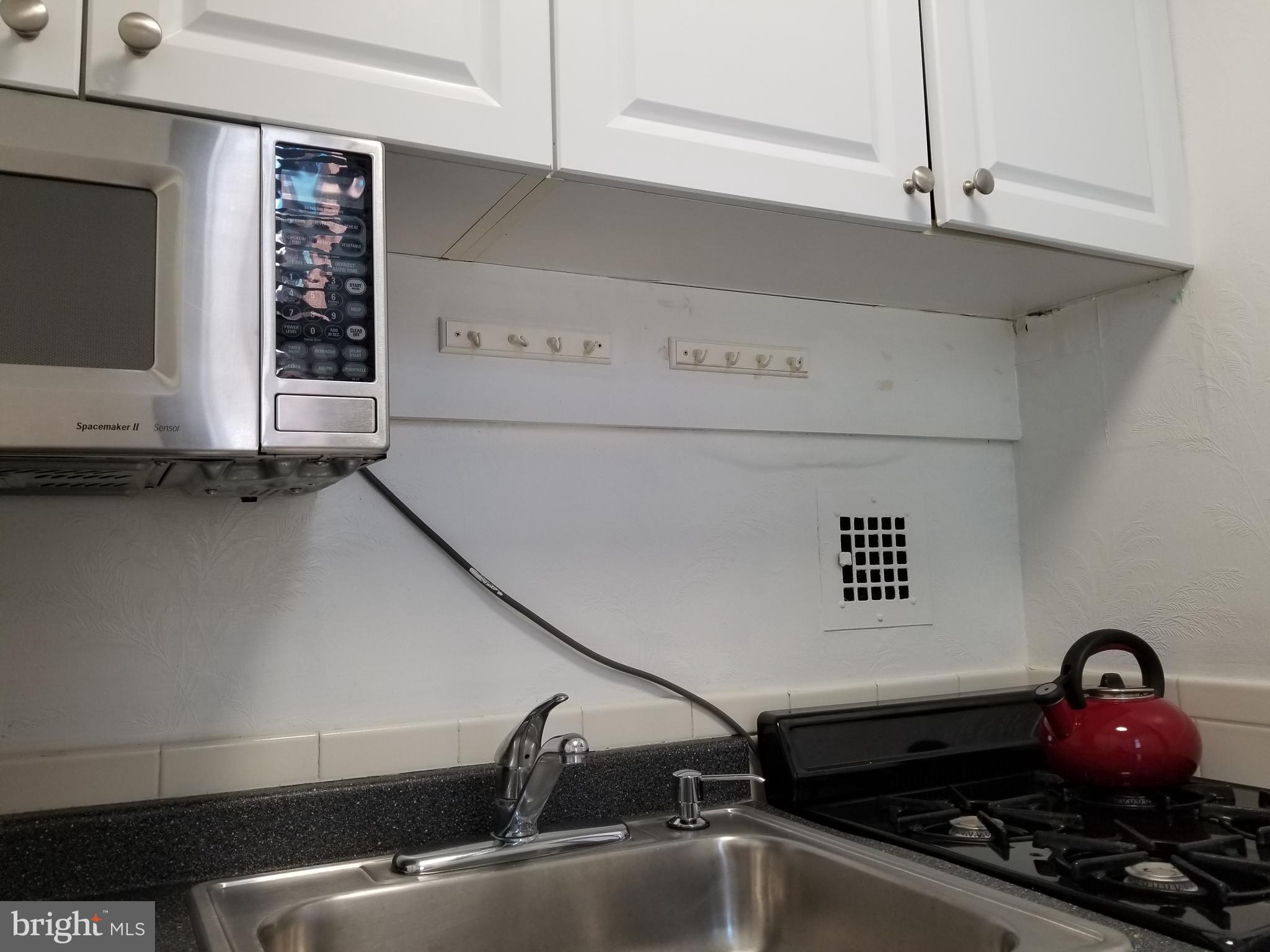 RIVER PLACE EAST - Residential Lease