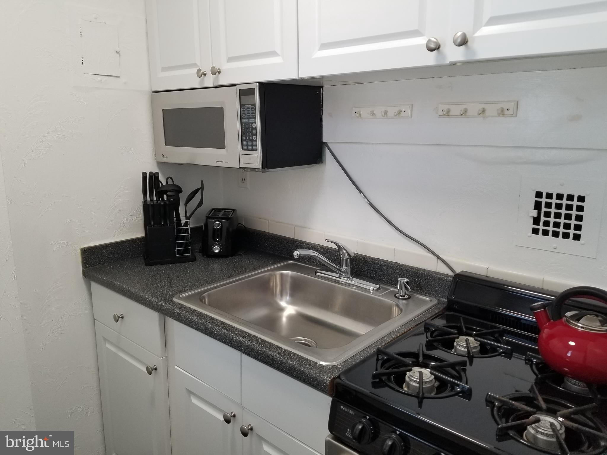 RIVER PLACE EAST - Residential Lease