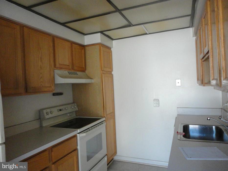 ROSSMOOR MUTUAL #13 - Residential