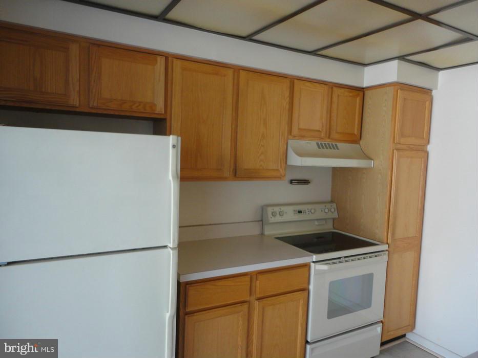 ROSSMOOR MUTUAL #13 - Residential