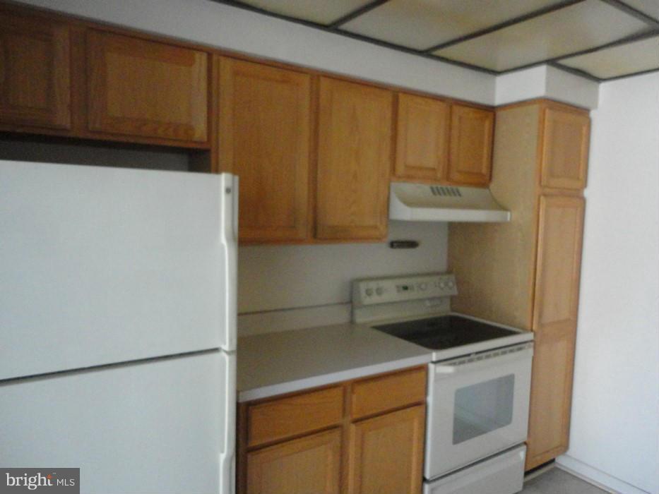 ROSSMOOR MUTUAL #13 - Residential