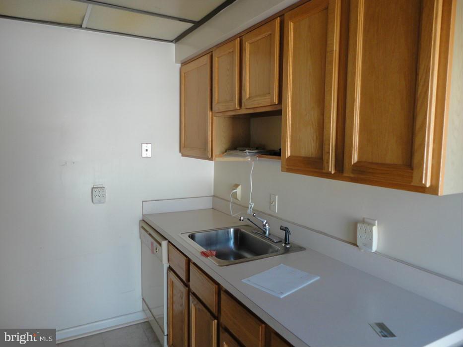 ROSSMOOR MUTUAL #13 - Residential