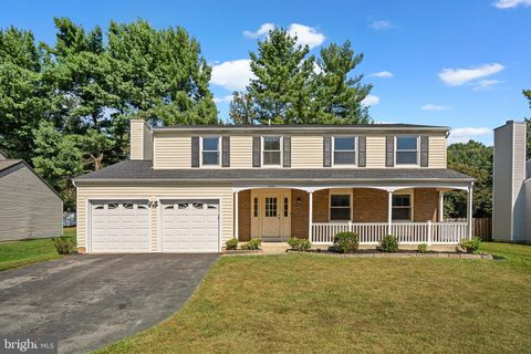 Photo of 7545 Tarpley Drive, ROCKVILLE, MD 20855 (MLS # MDMC2202774)