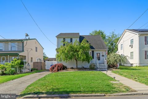 Photo of 81 Lockwood Avenue, WOODBRIDGE, NJ 07095 (MLS # NJMX2012334)