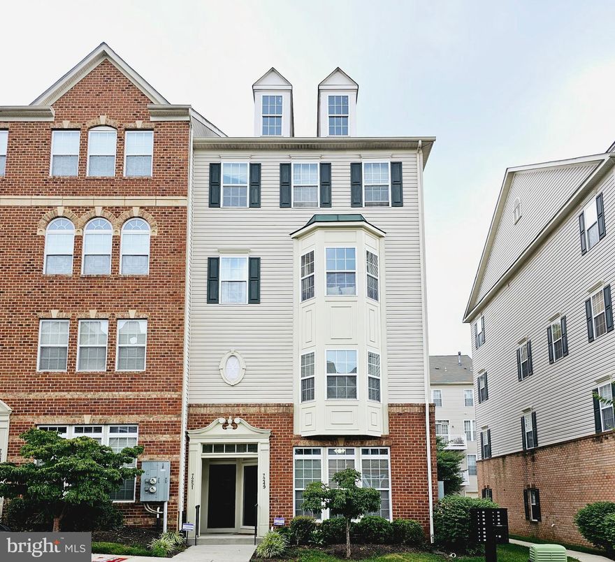 Welcome to this beautiful  2-level, one-car garage townhome . This townhome offers an inviting main level with an open floor plan, abundant natural light,  update kitchen and access to the garage. The gourmet kitchen features granite countertop, stylish backsplash and stainless steel appliances. The upper level presents hardwood floor throughout, primary suite, two walk-in closet, double vanity and large walk in shower.  Additionally, two generous size bedrooms are accompanied by a conveniently located laundry and full bath in the hallway. This home is ideally situated near major commuter routes, grocery, shopping  and restaurants. 
Recent updates in (2020): New paint,  Stainless Steel  Appliances, Countertop, Backsplash, Hardwood floor, Luxury Vinyl Plank.  Move right in and enjoy your Holidays in this beautiful home!
Home Warranty to be transferred to the buyer. (ending 08/09/2024)