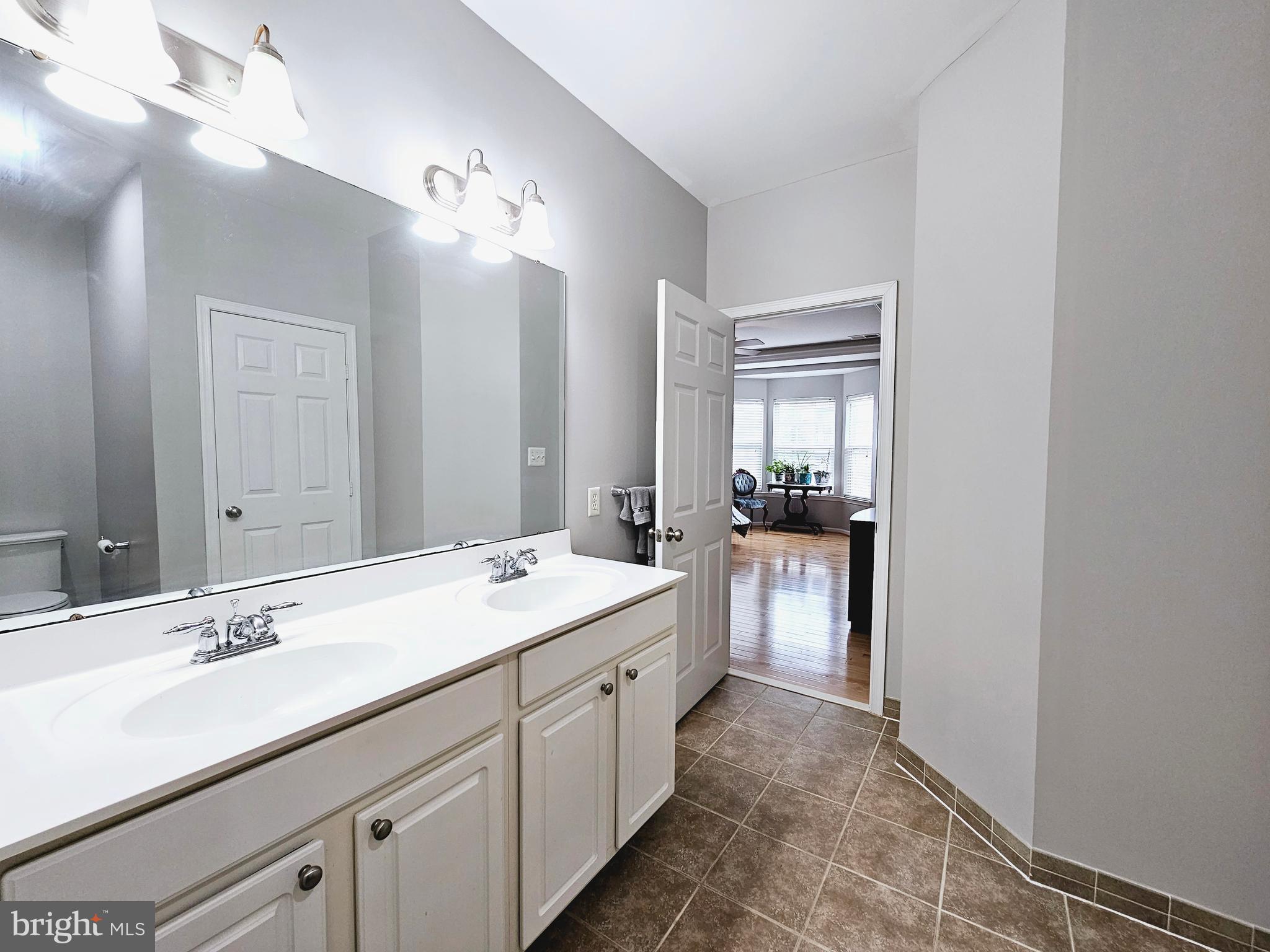 ELKRIDGE CROSSING - Residential