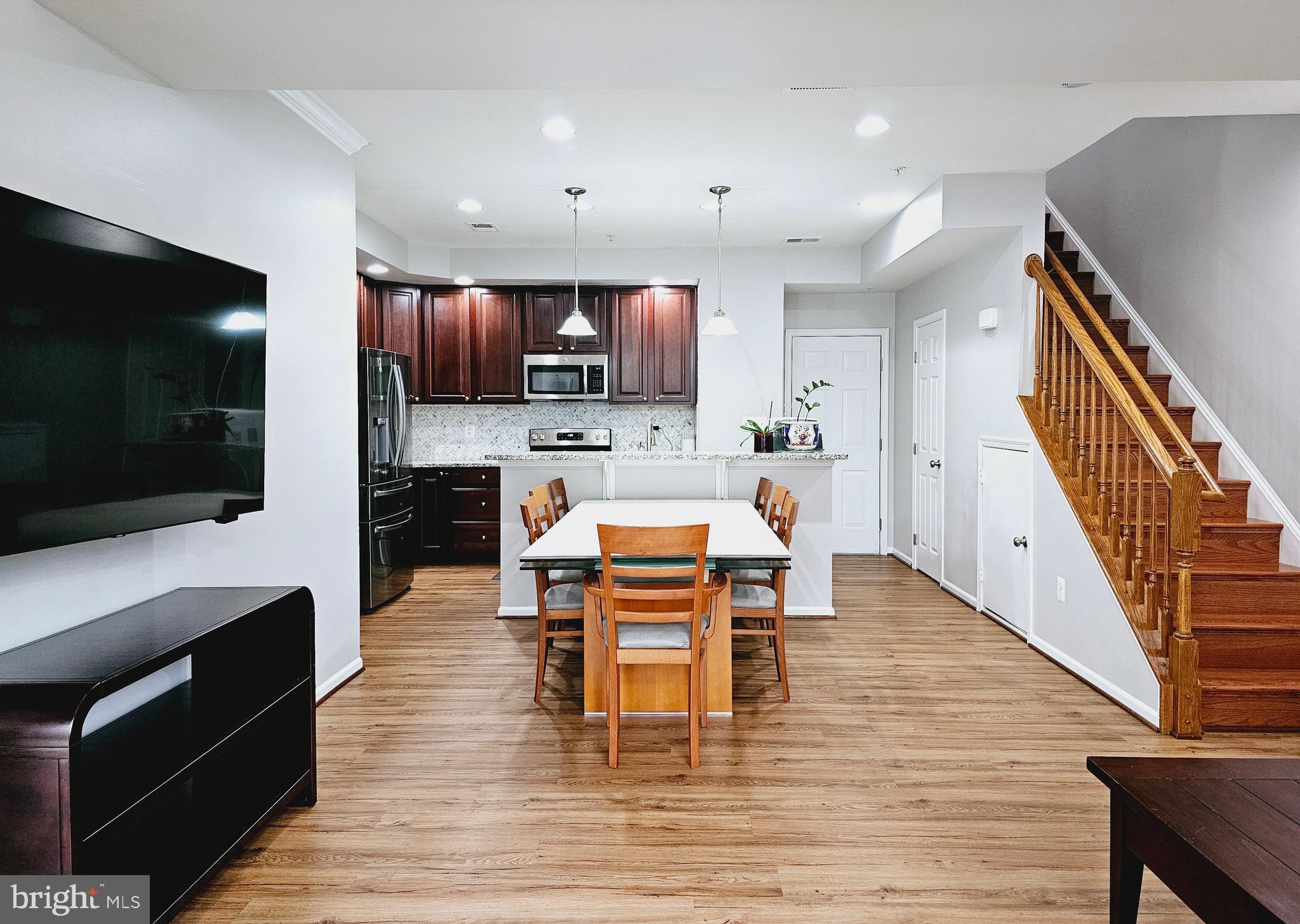 ELKRIDGE CROSSING - Residential