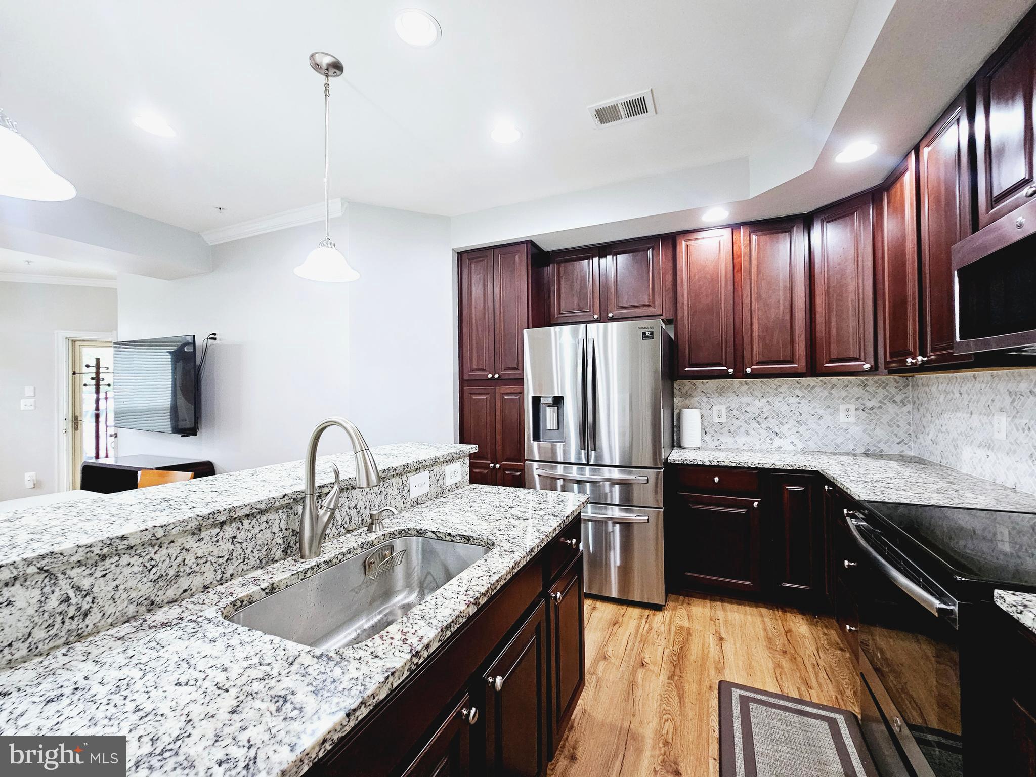 ELKRIDGE CROSSING - Residential