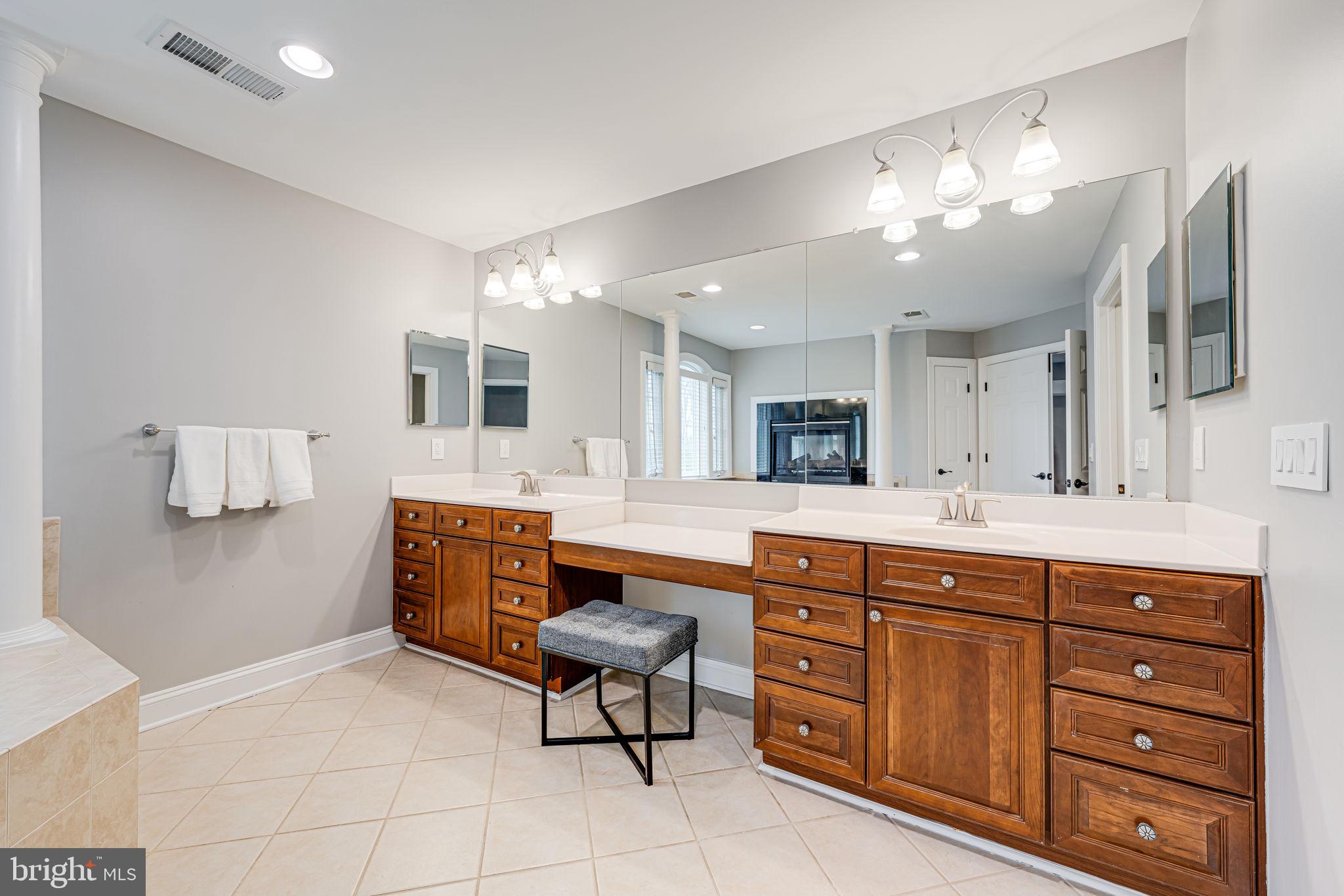 WRIGHT FARM ESTATES - Residential