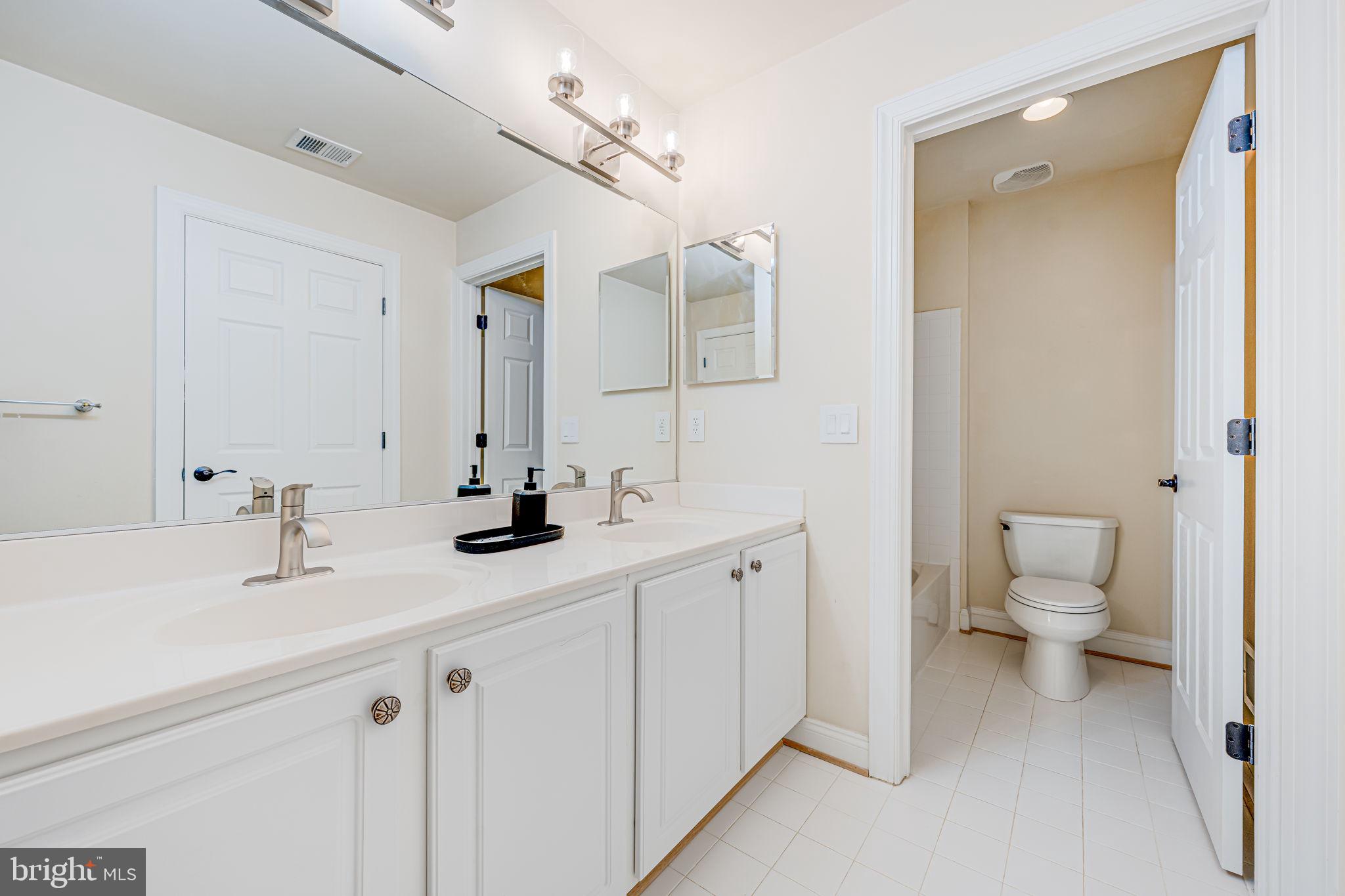 WRIGHT FARM ESTATES - Residential