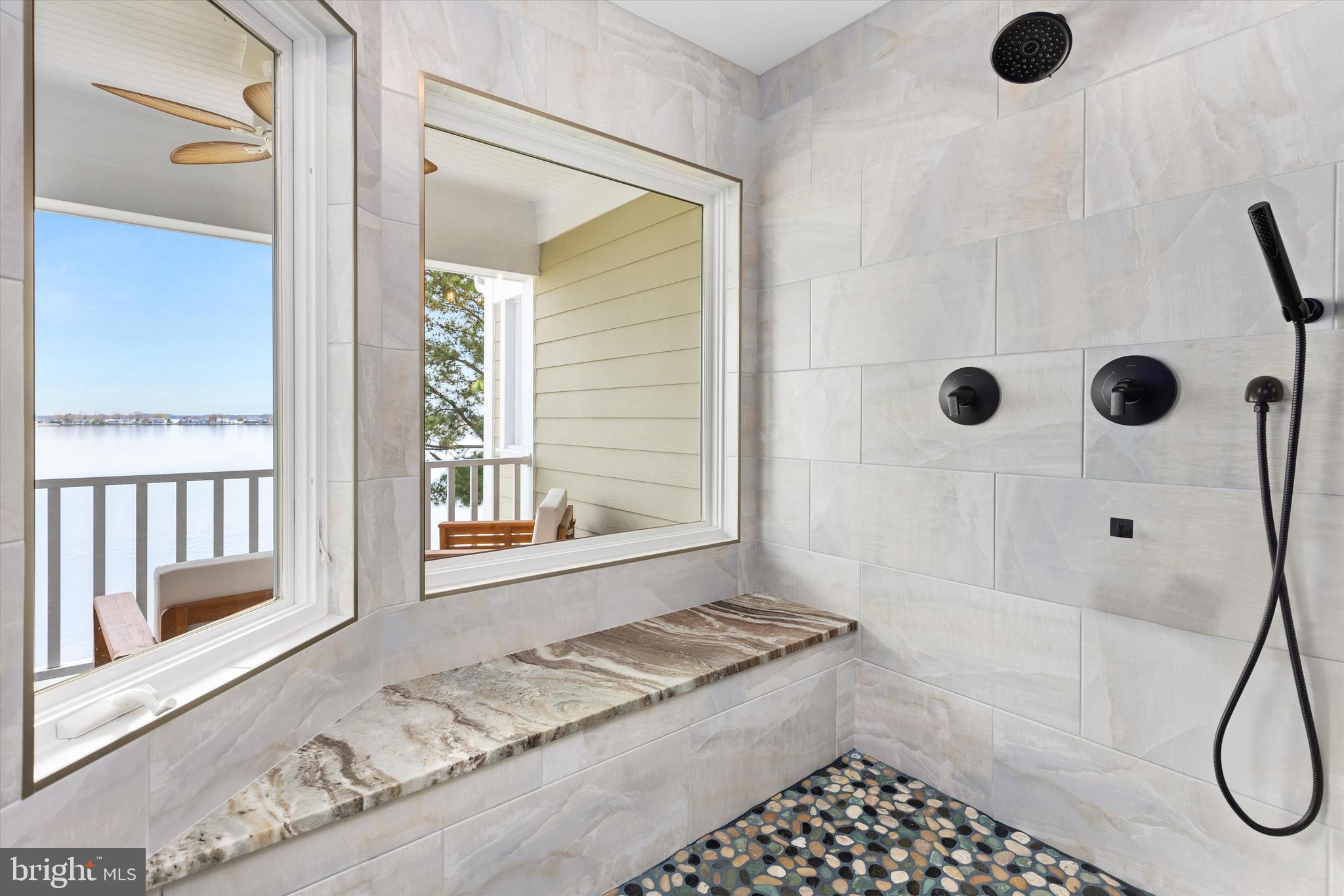 NARROWS POINTE - Residential