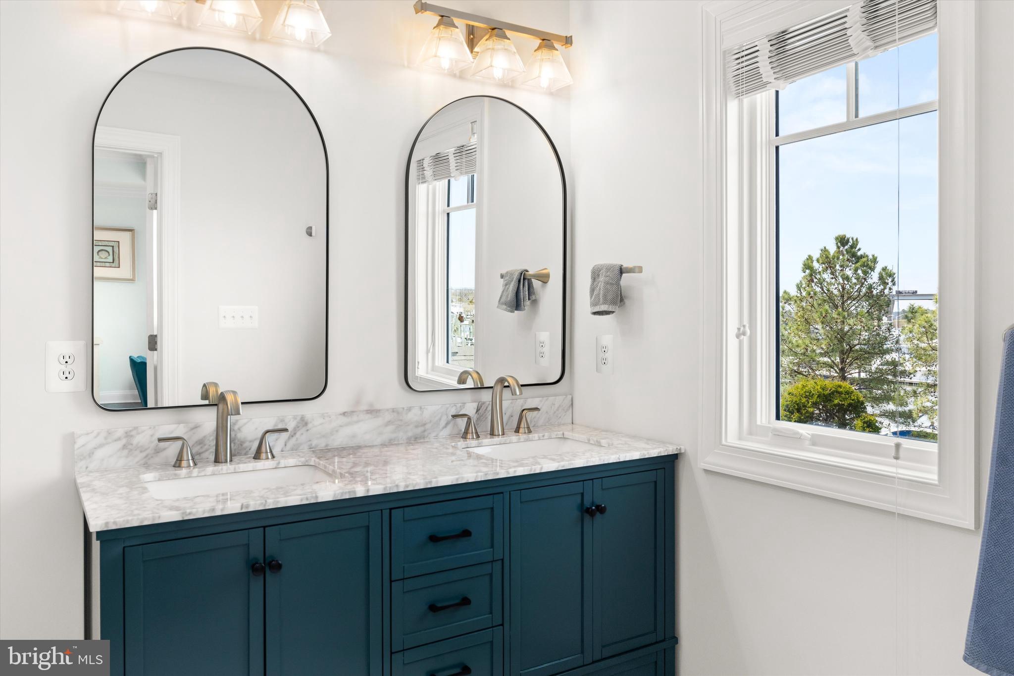 NARROWS POINTE - Residential