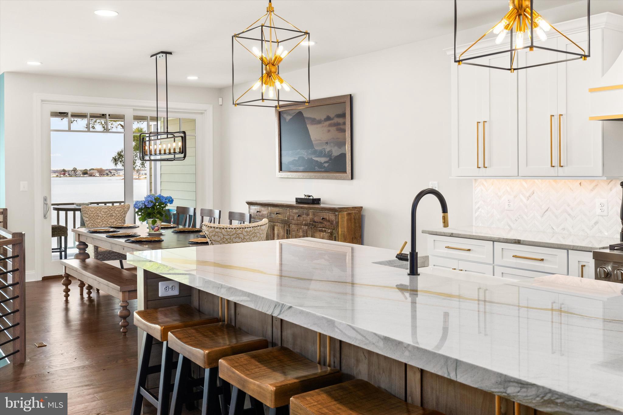 NARROWS POINTE - Residential