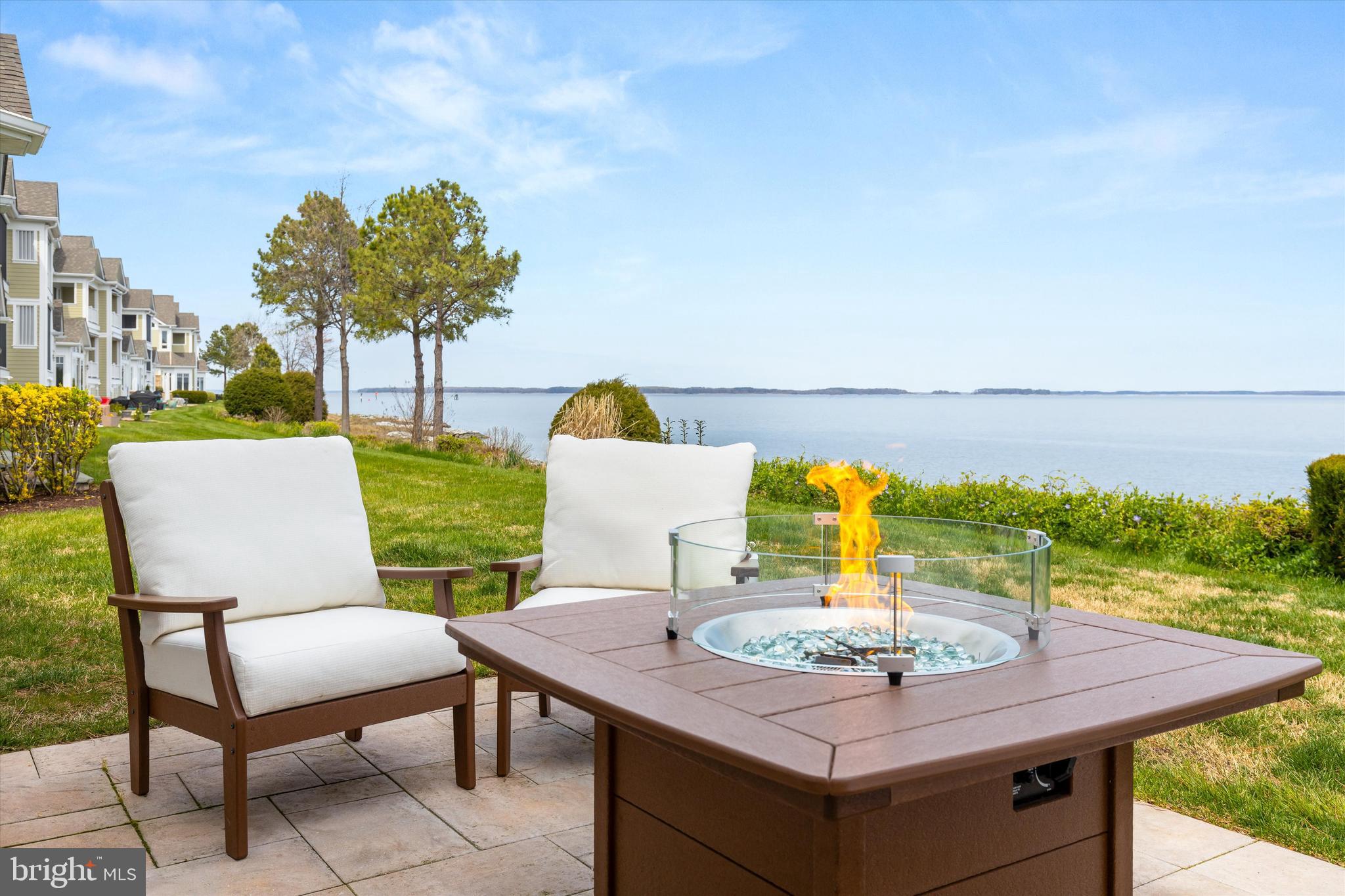 NARROWS POINTE - Residential