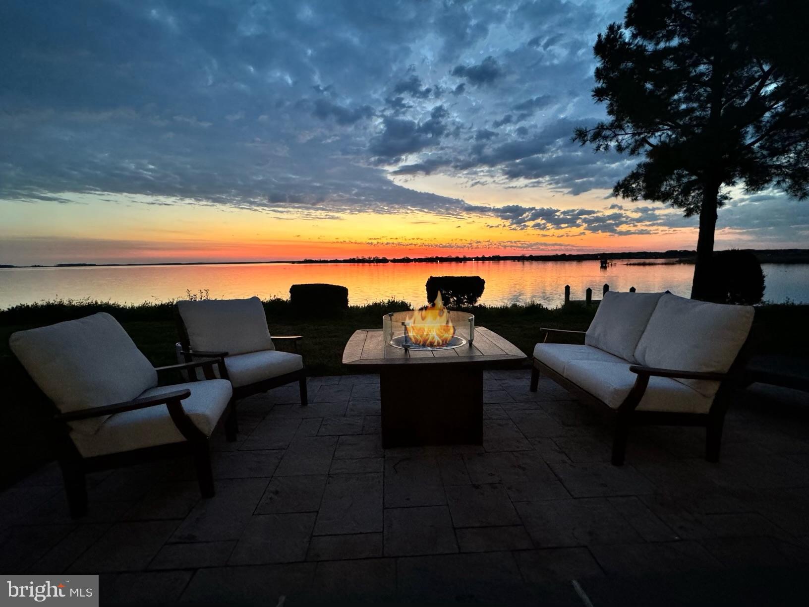 NARROWS POINTE - Residential