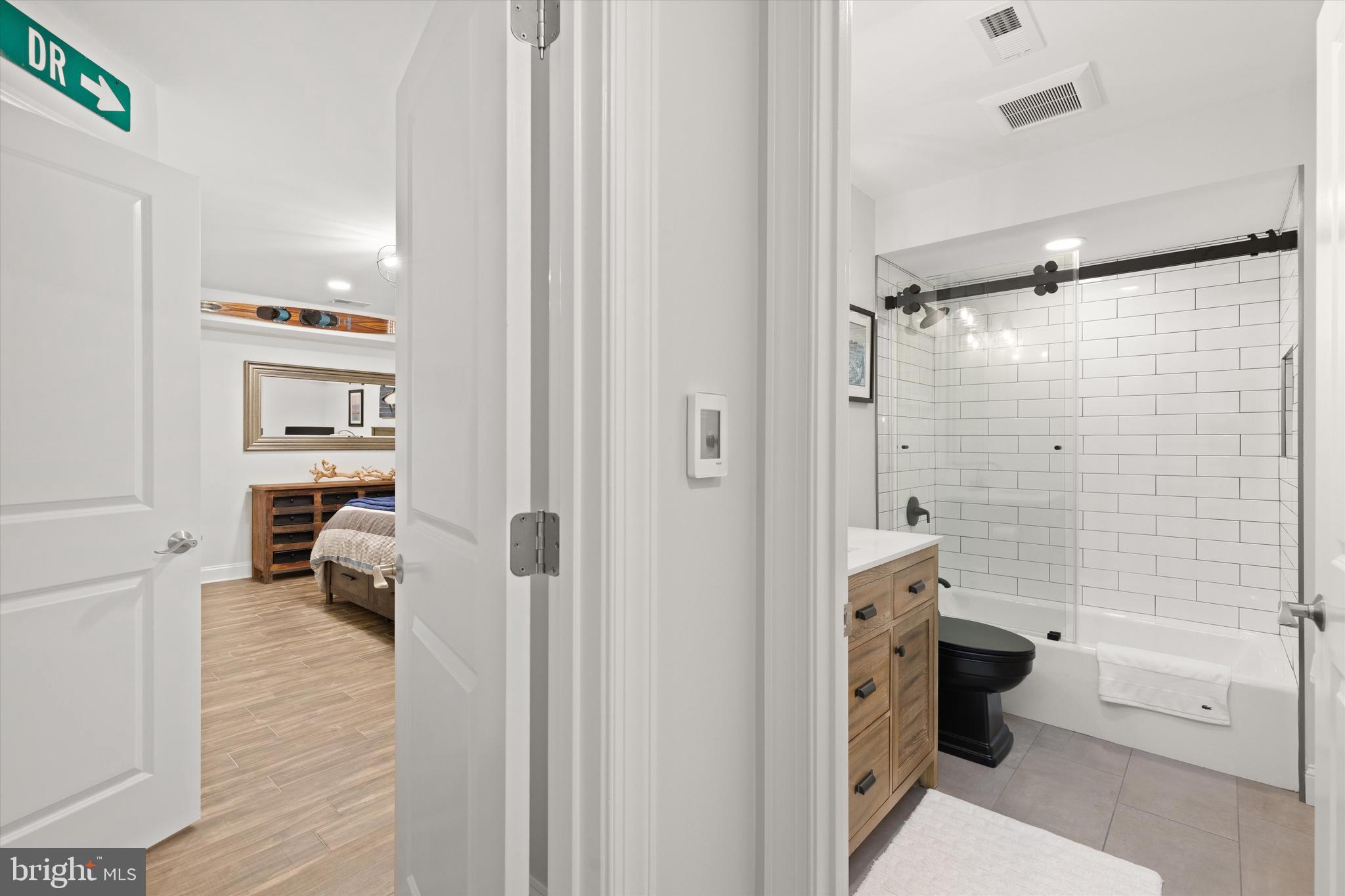 NARROWS POINTE - Residential