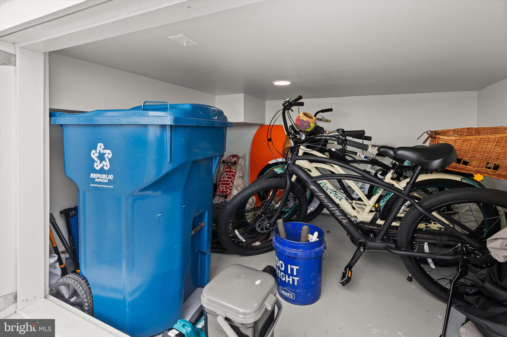 NARROWS POINTE - Residential