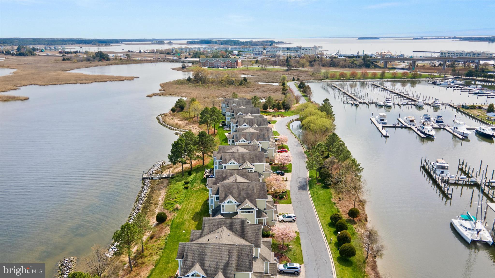 NARROWS POINTE - Residential