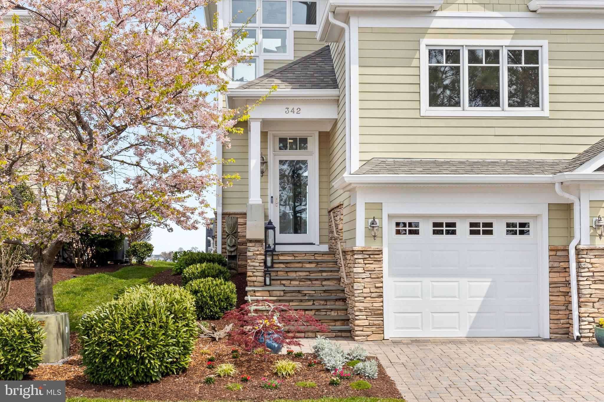 NARROWS POINTE - Residential