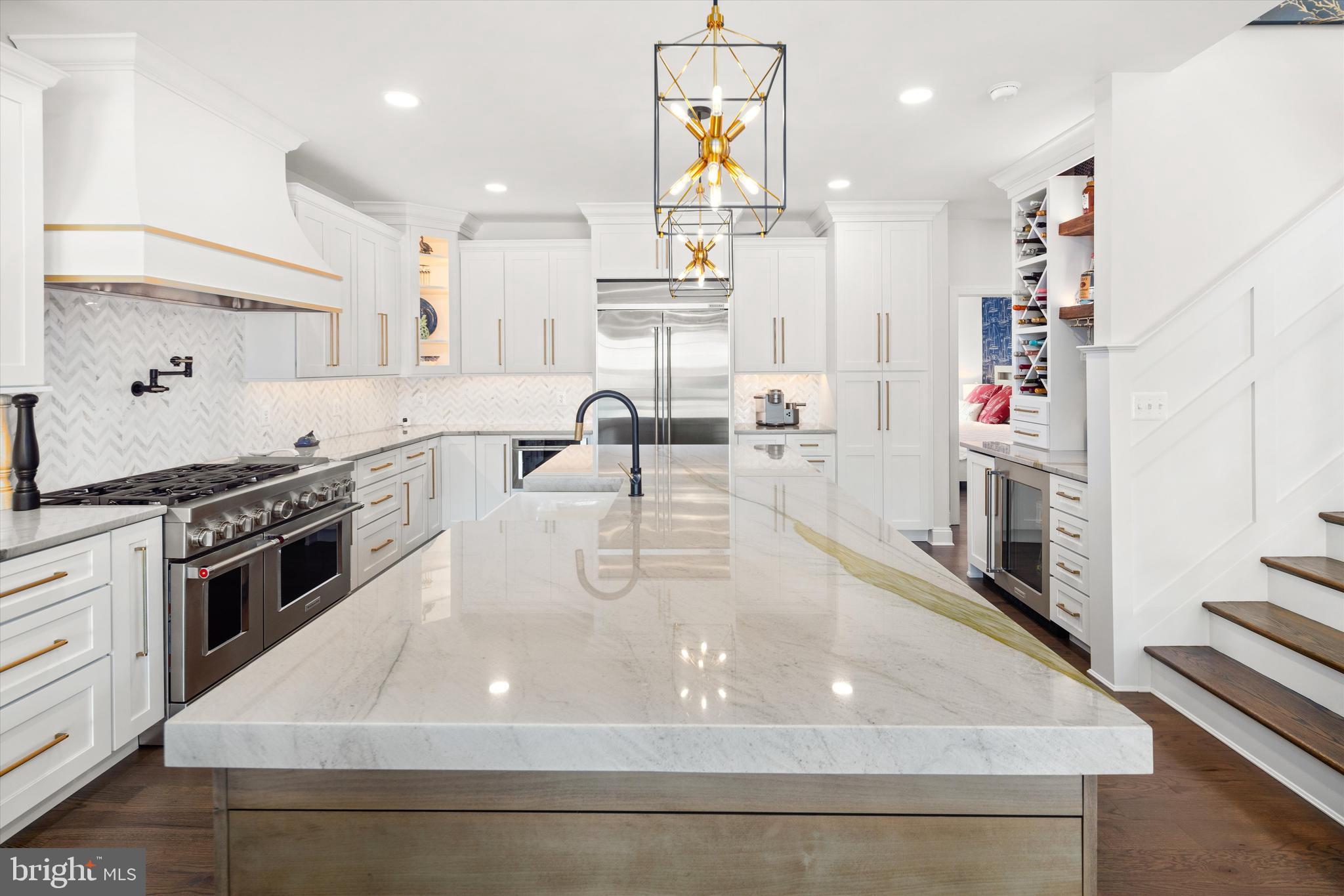 NARROWS POINTE - Residential