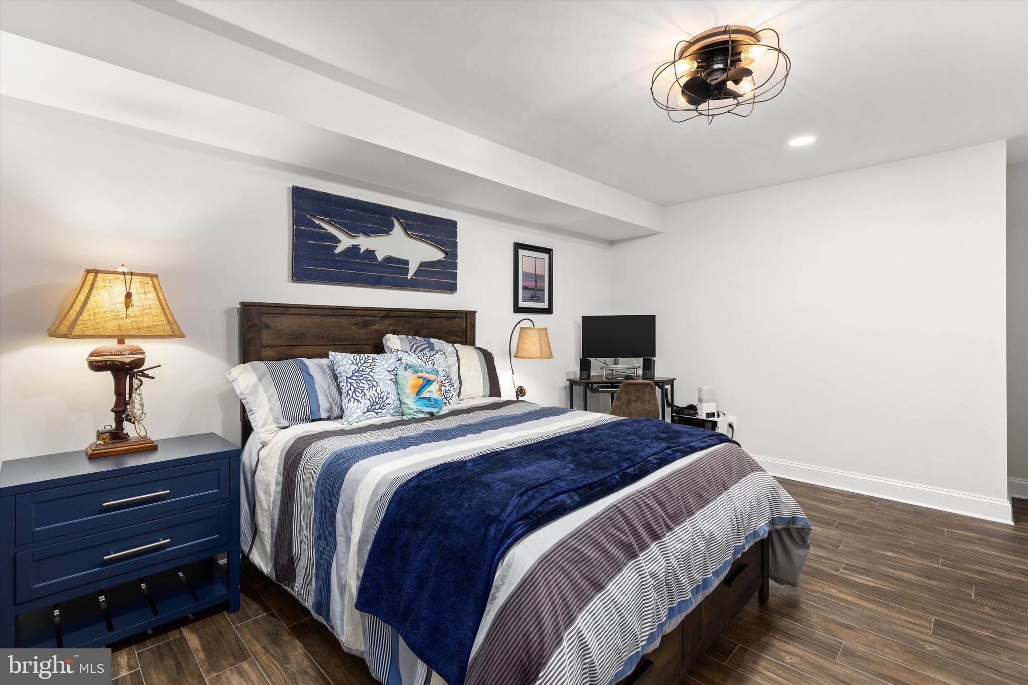 NARROWS POINTE - Residential