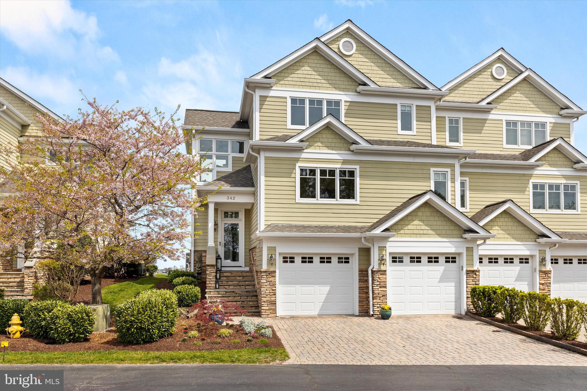 NARROWS POINTE - Residential