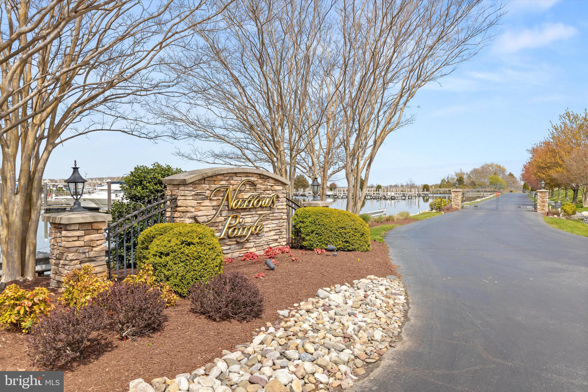 NARROWS POINTE - Residential