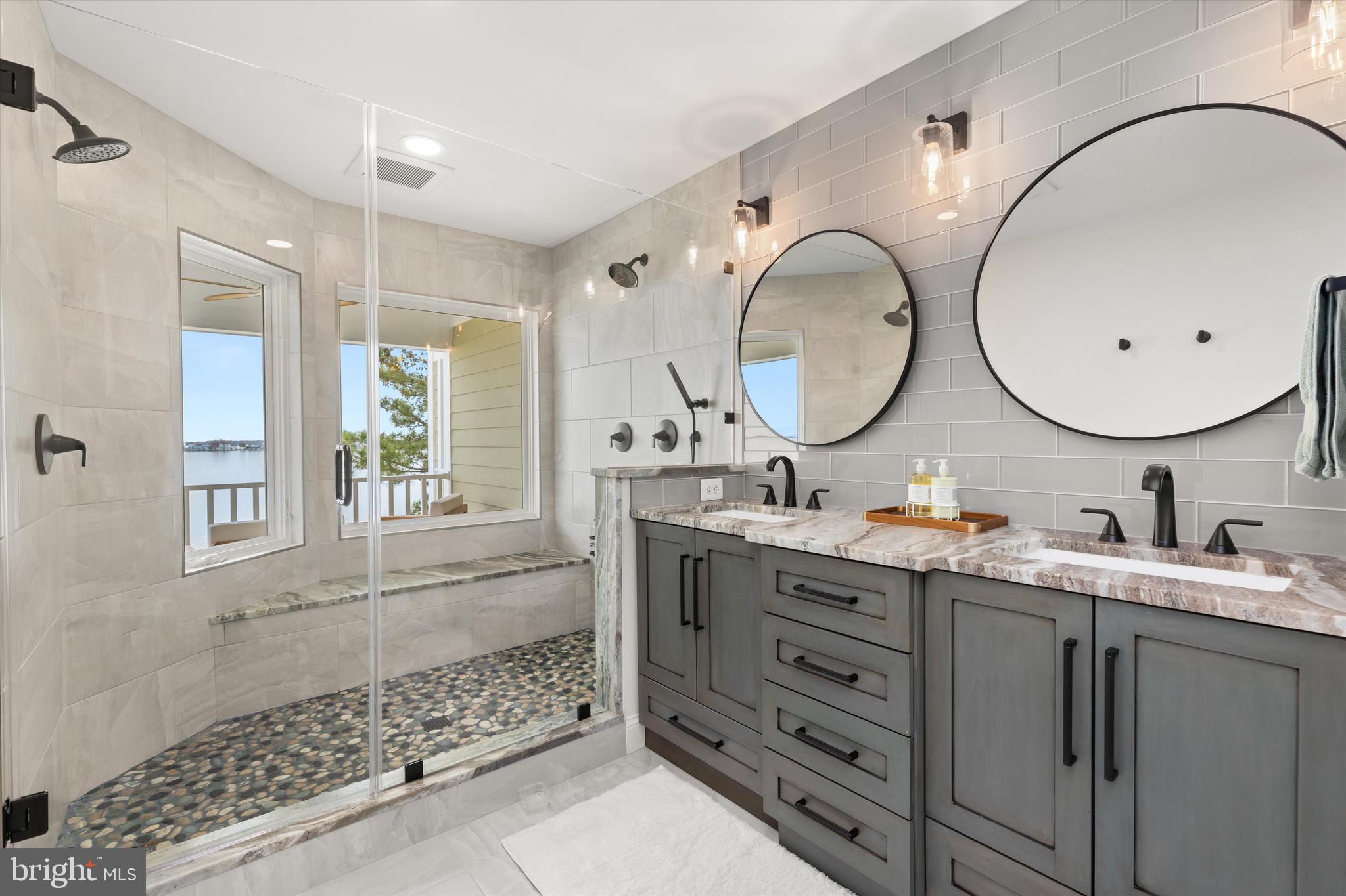 NARROWS POINTE - Residential