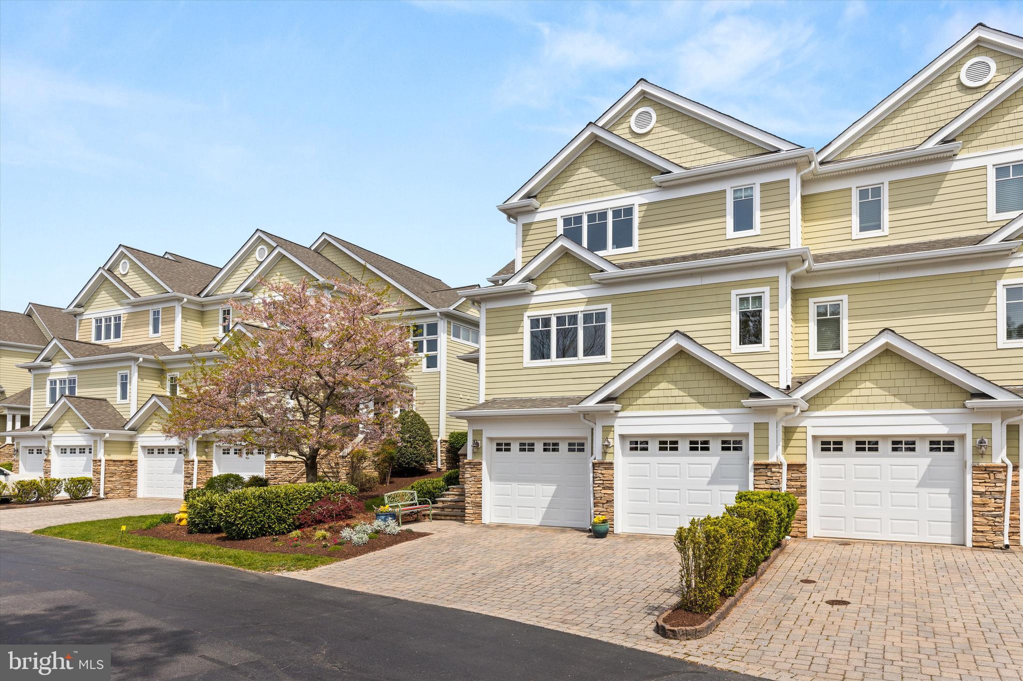 NARROWS POINTE - Residential