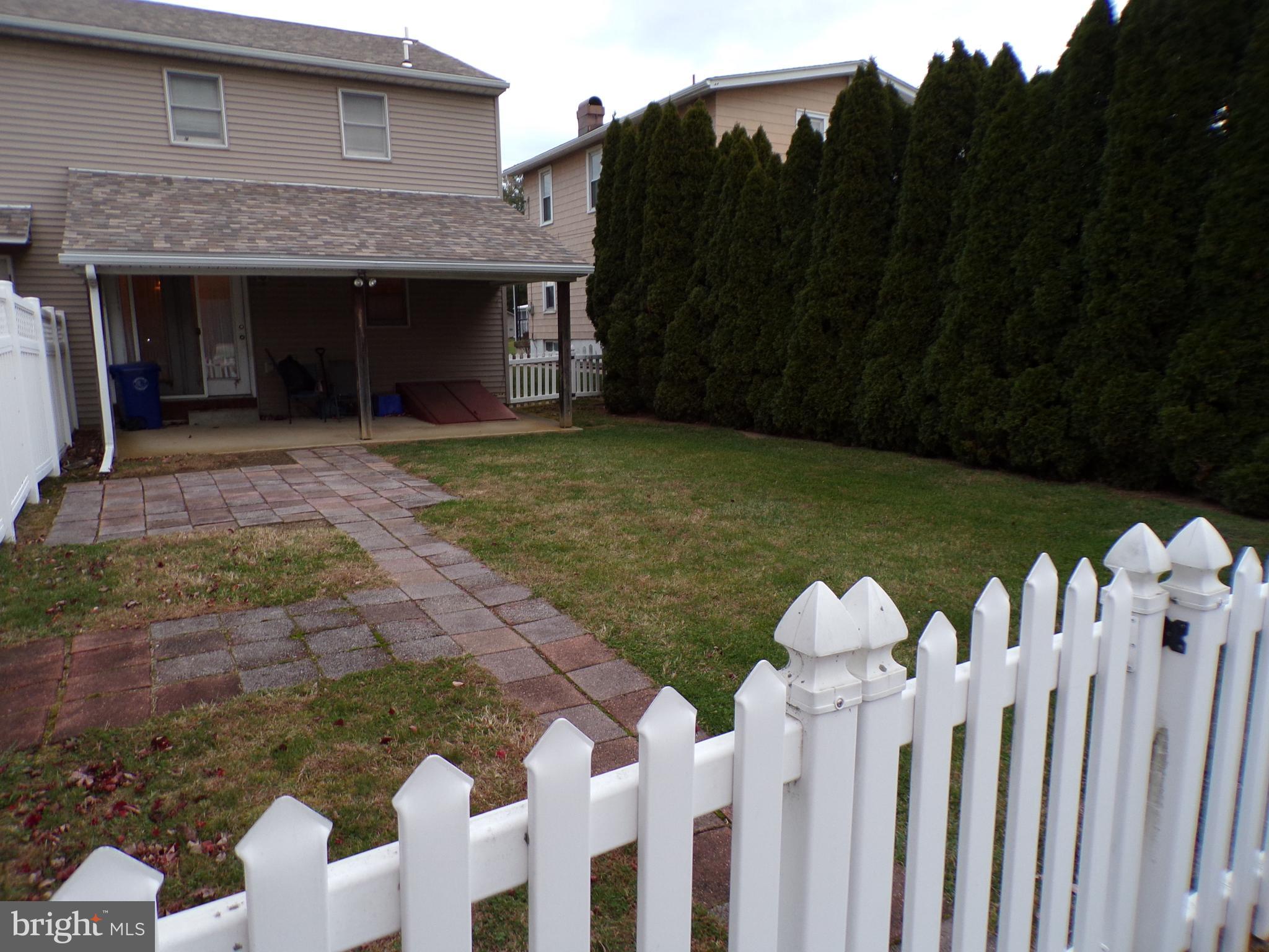 1402 MARGARET STREET