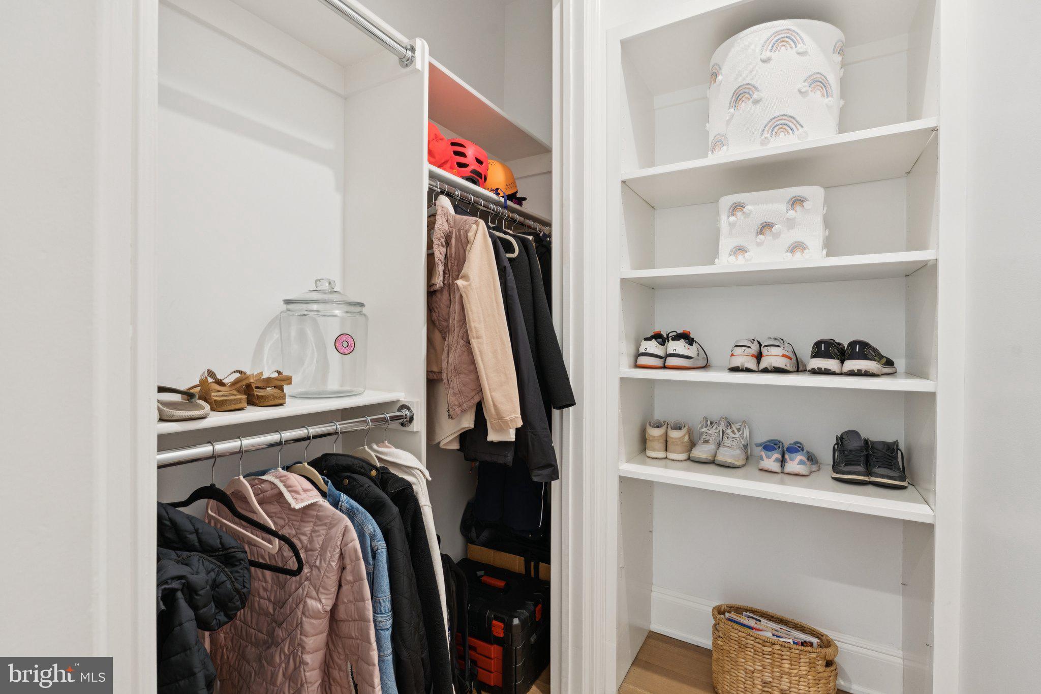 BRADLEY HILLS - Residential