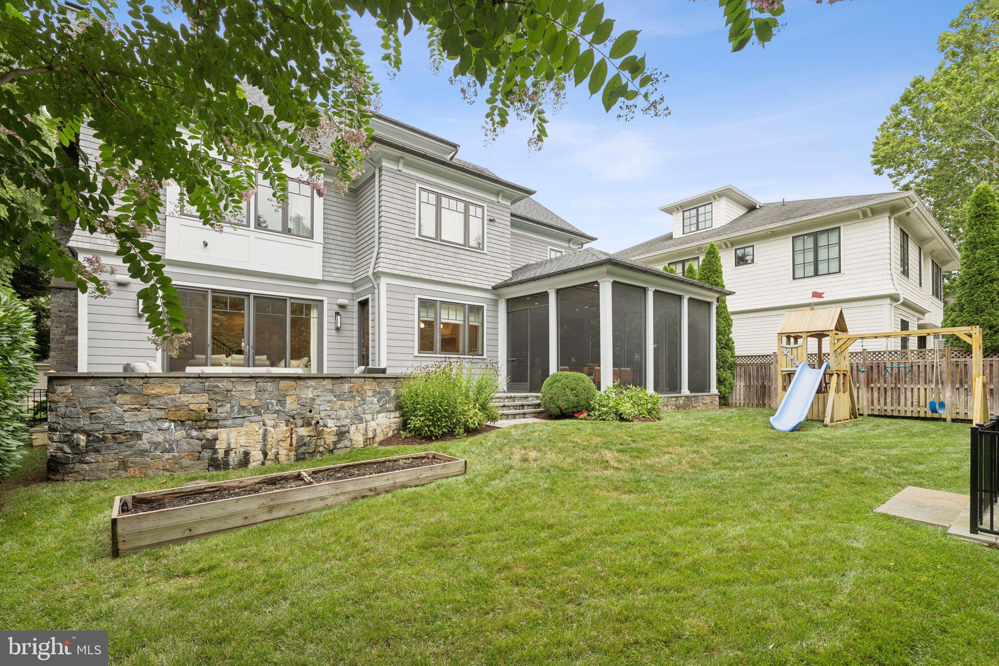 BRADLEY HILLS - Residential