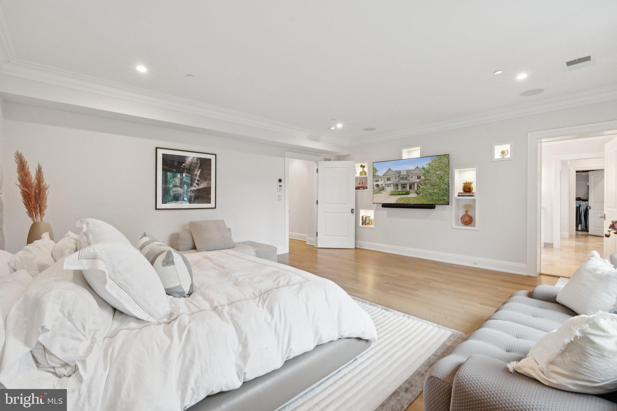 BRADLEY HILLS - Residential