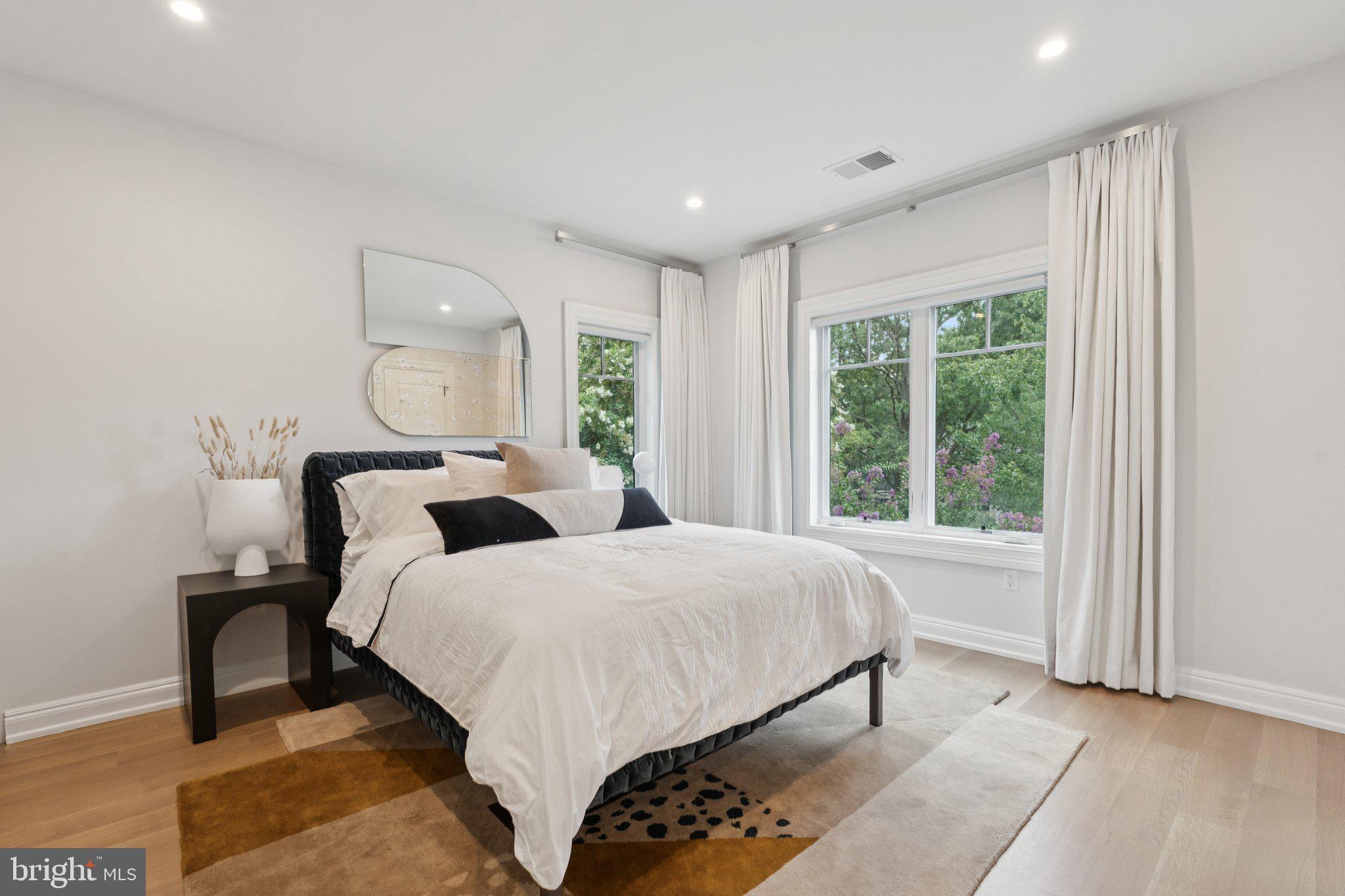 BRADLEY HILLS - Residential