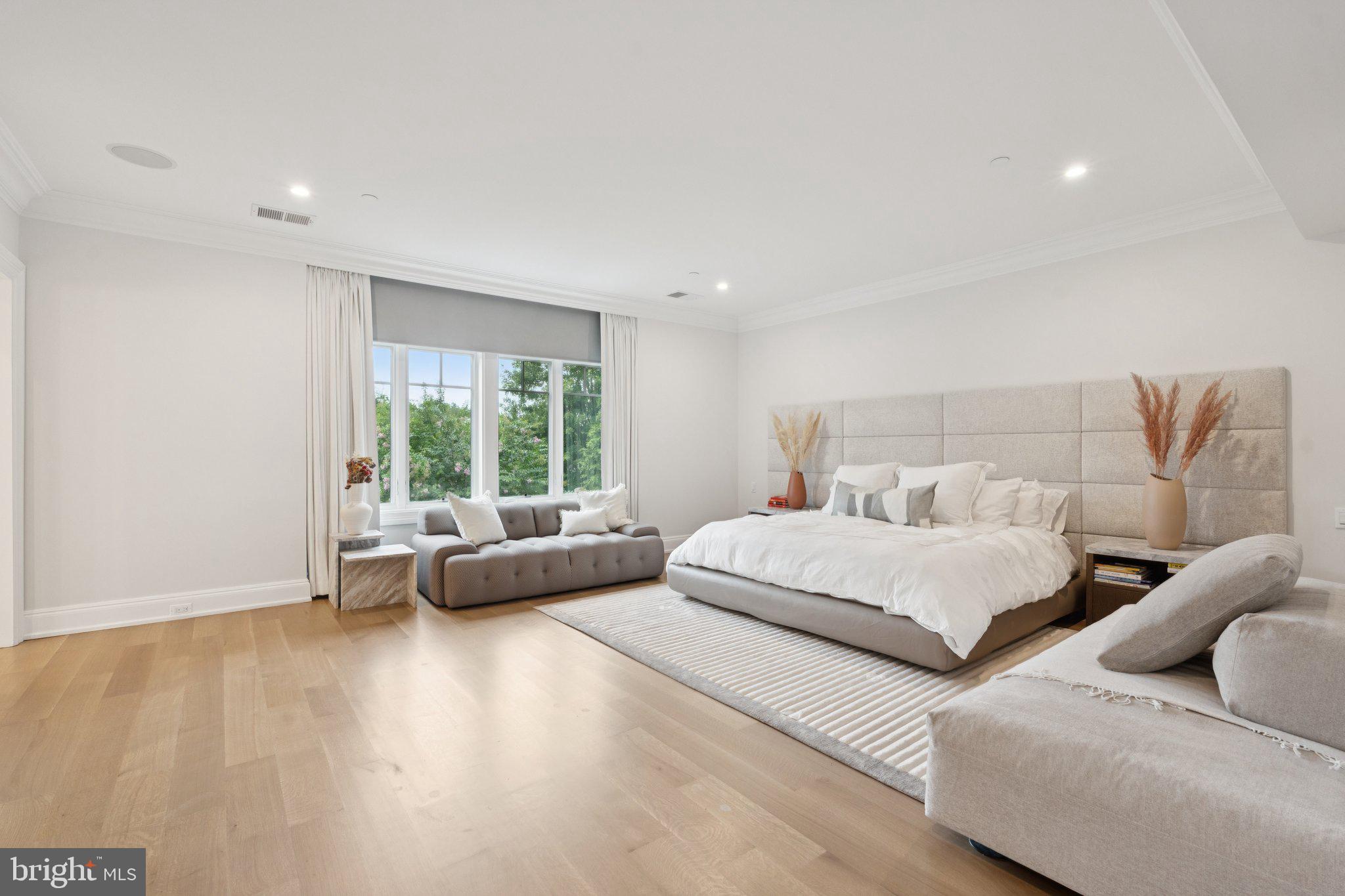 BRADLEY HILLS - Residential