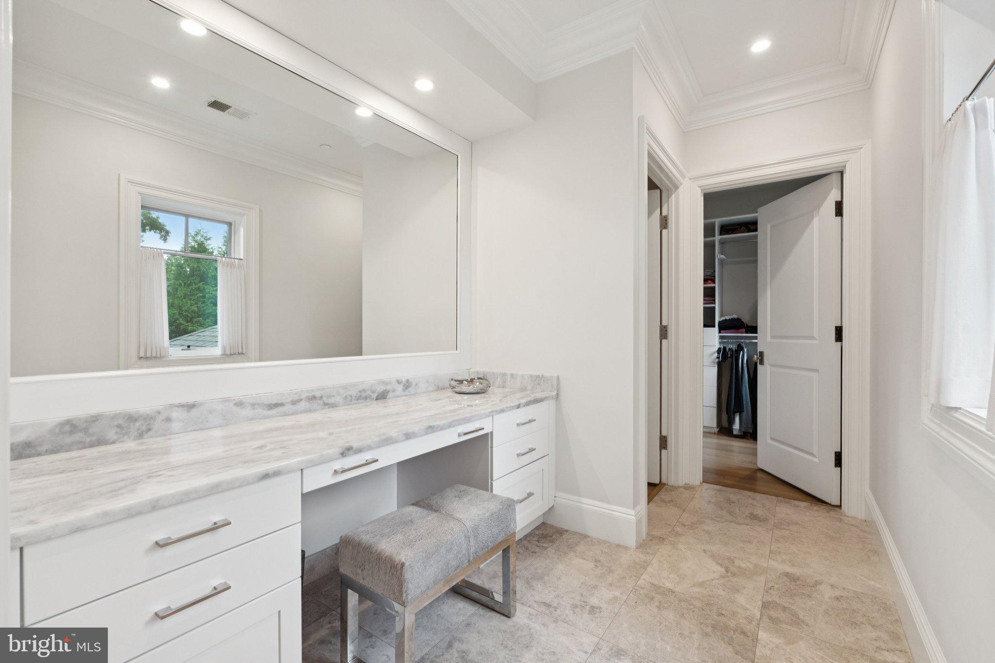 BRADLEY HILLS - Residential