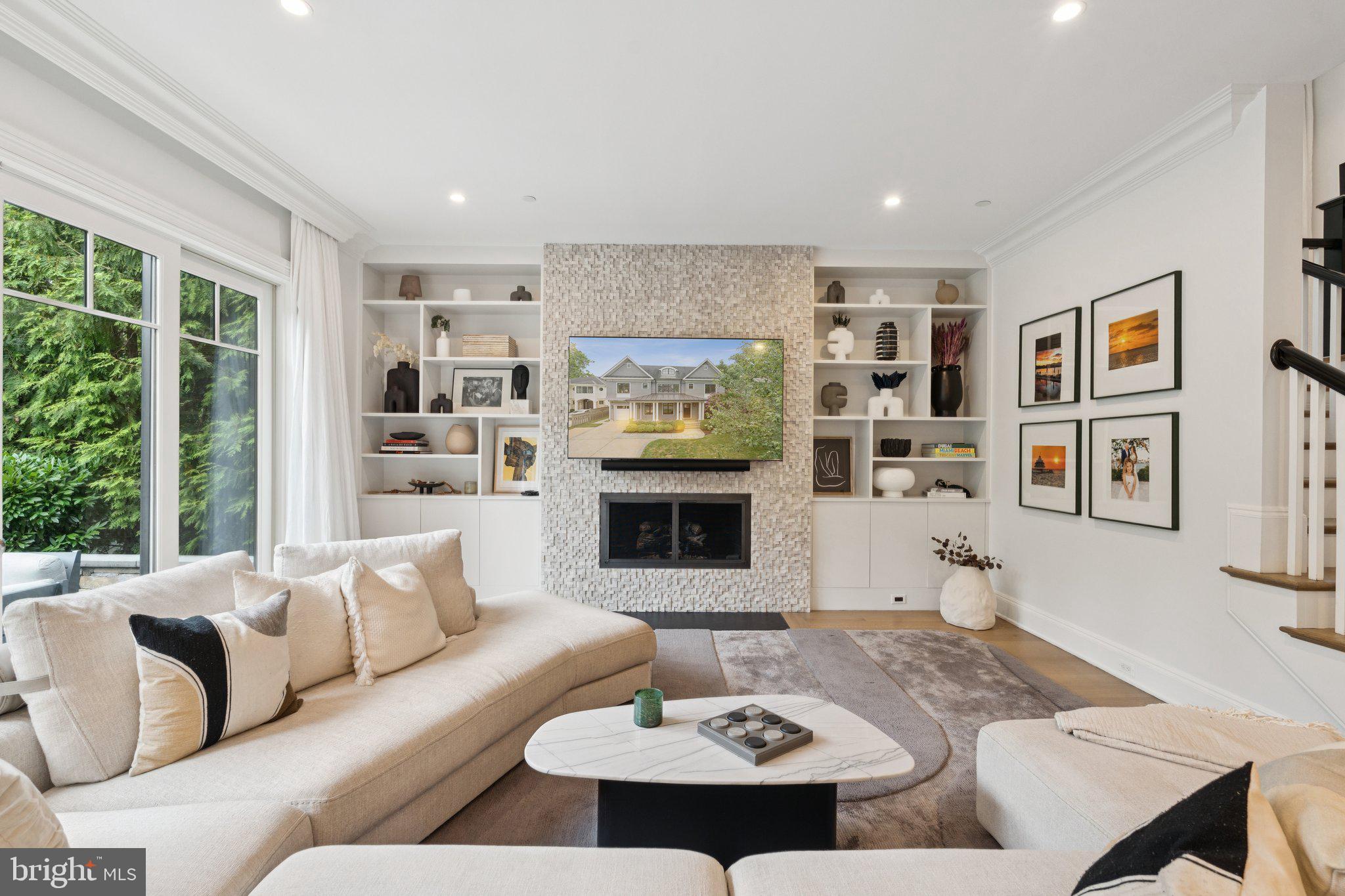 BRADLEY HILLS - Residential